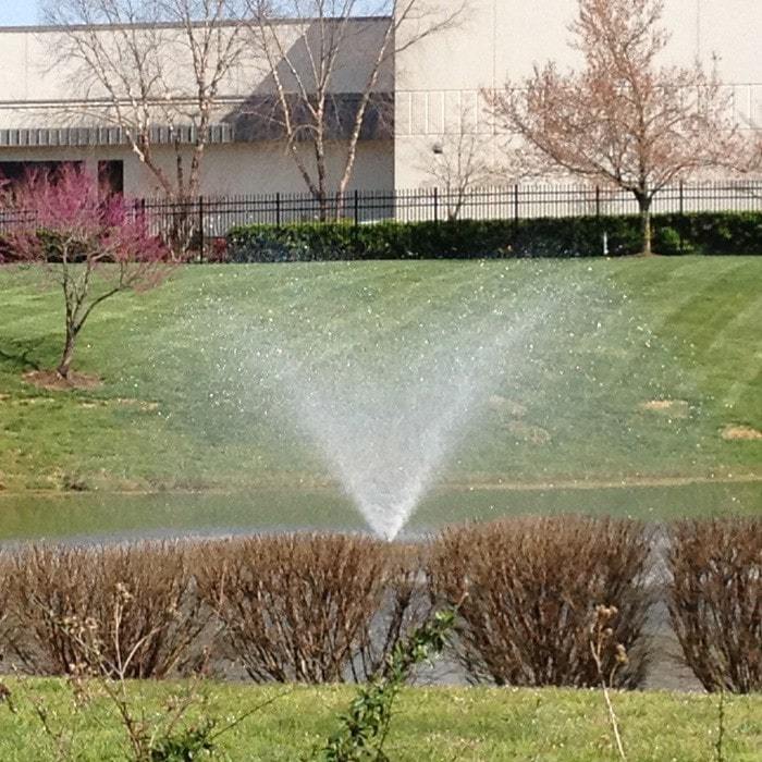 Kasco 8400VFX 2 HP Small Pond Aerator Fountain - High Performance Water Oxygenator for Garden Ponds, Koi Ponds & Small Lakes | Improves Water Quality & Fish Health