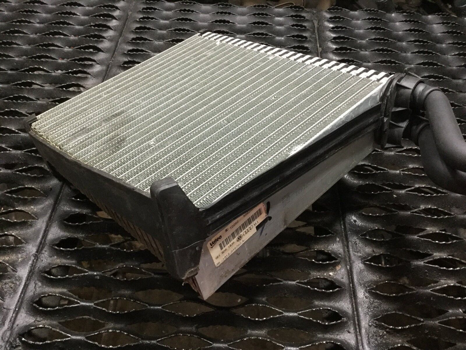 05-08 Audi A4 AC Evaporator Core Replacement - OEM Quality for Car Air Conditioning System - Perfect for Summer Cooling & HVAC Repair