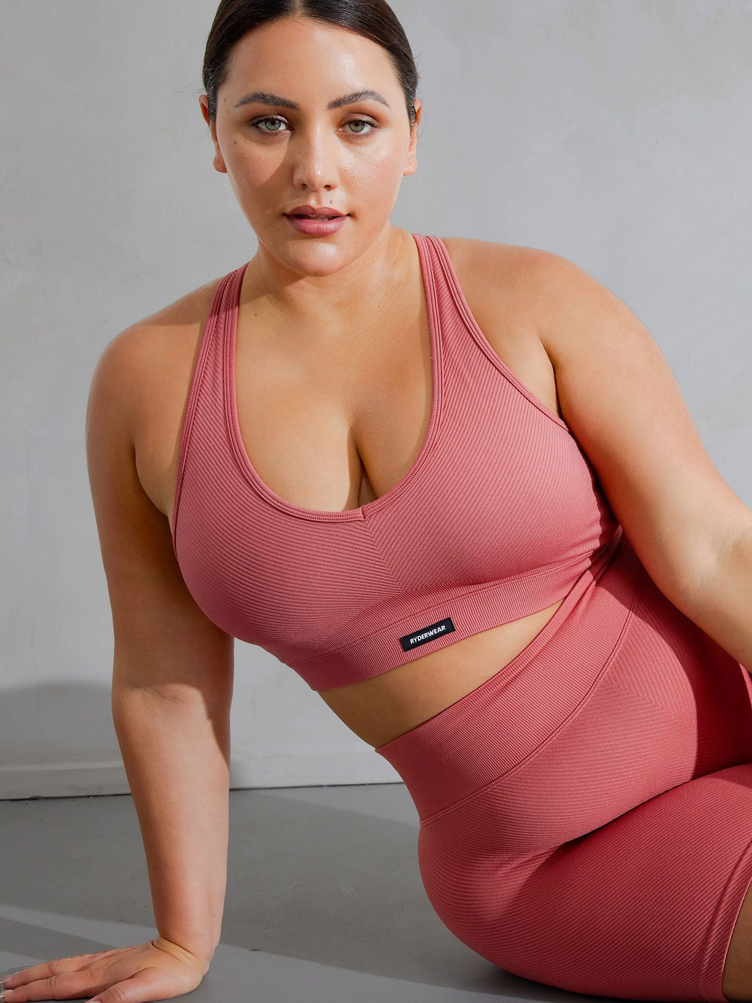 Circuit Rib Seamless Sports Bra for Women - High Support Workout Top in Dusty Red - Perfect for Yoga, Running & Gym Fitness Activities