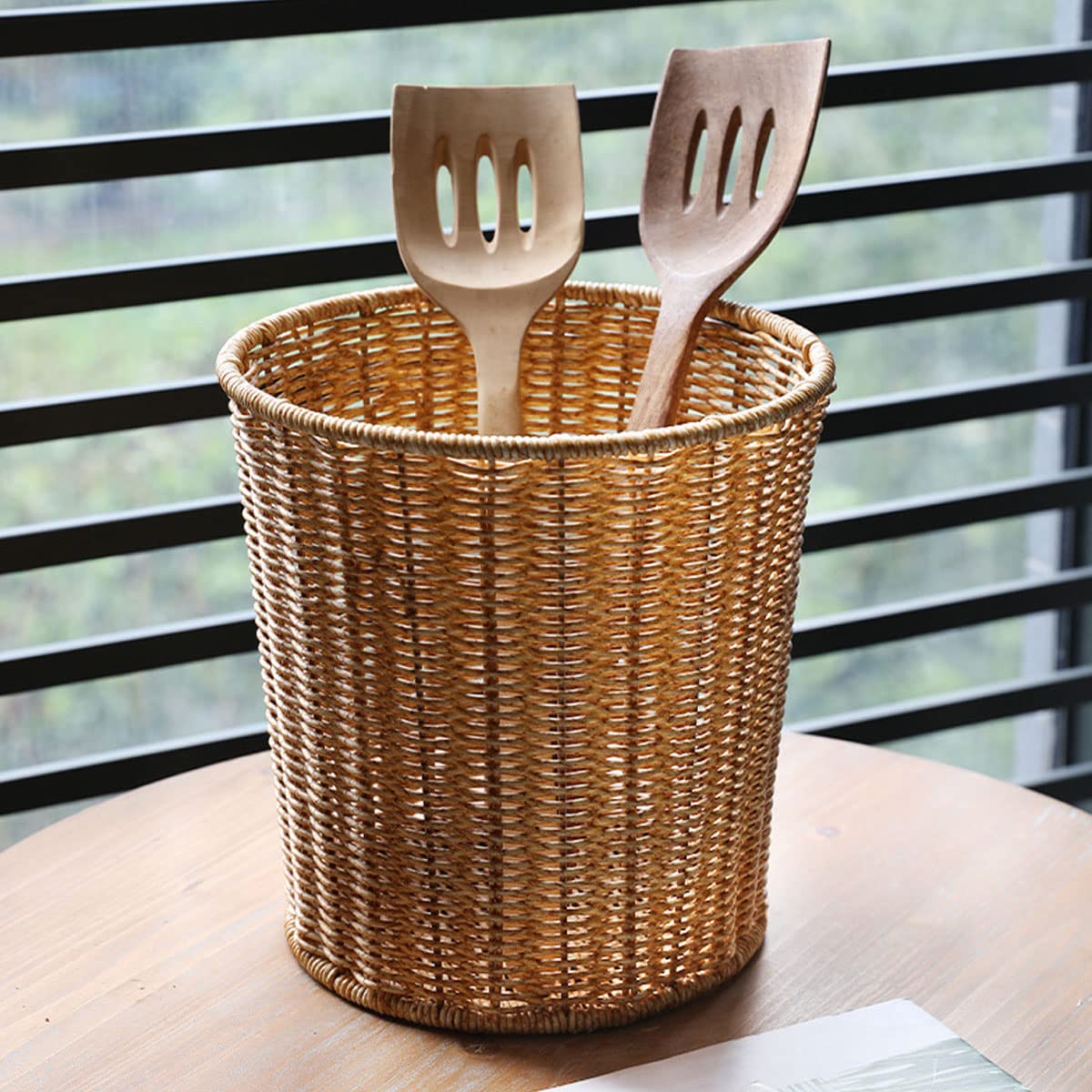 Khaki Round Storage Basket with Lid - Creative Rattan Style Organizer for Home, Office & Bathroom - Multipurpose Storage Bucket for Sundries & Closet Organization (Brown)