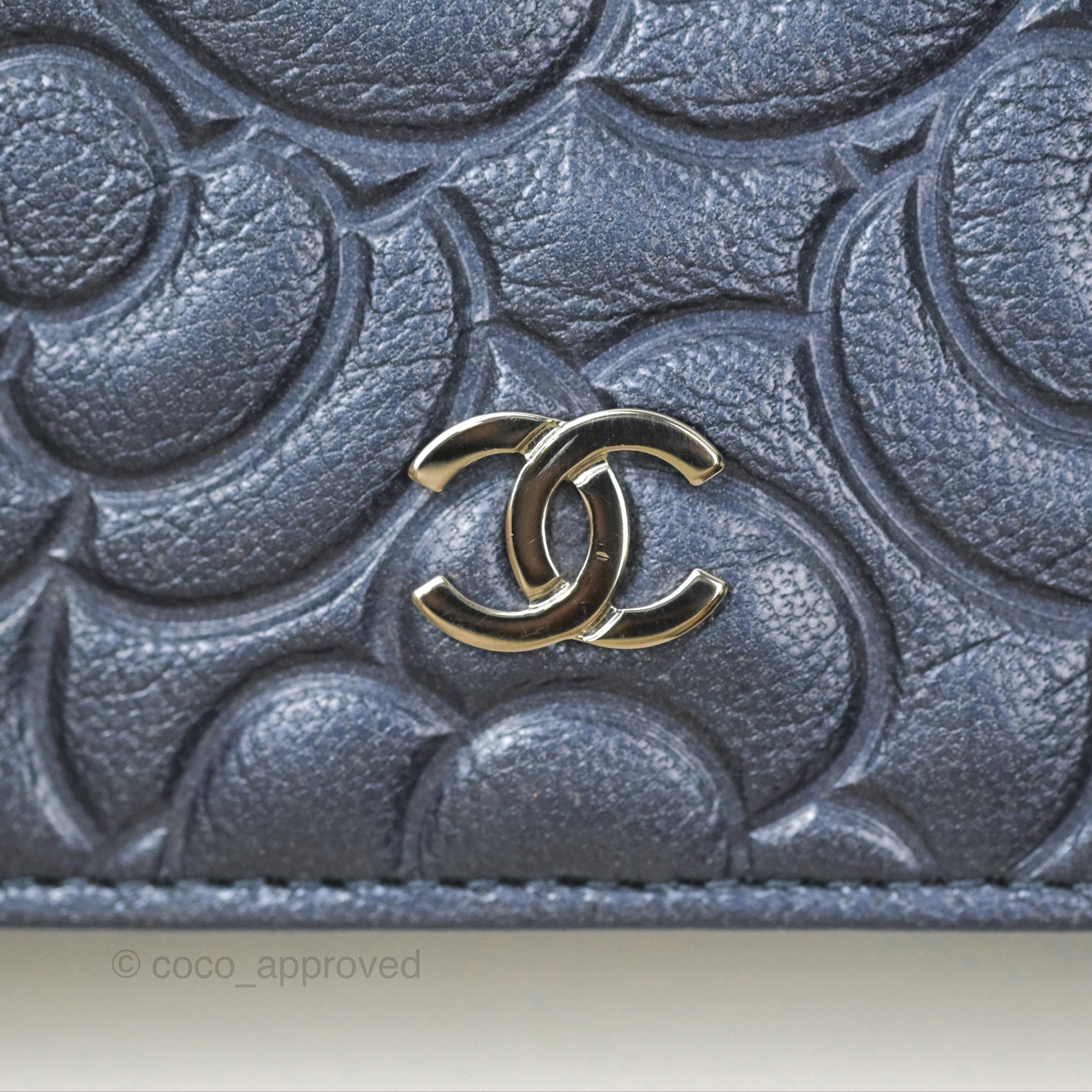 Chanel Camellia Wallet on Chain WOC Iridescent Navy Calfskin Silver Hardware - Stylish Crossbody Bag for Women, Perfect for Evening Events & Daily Use