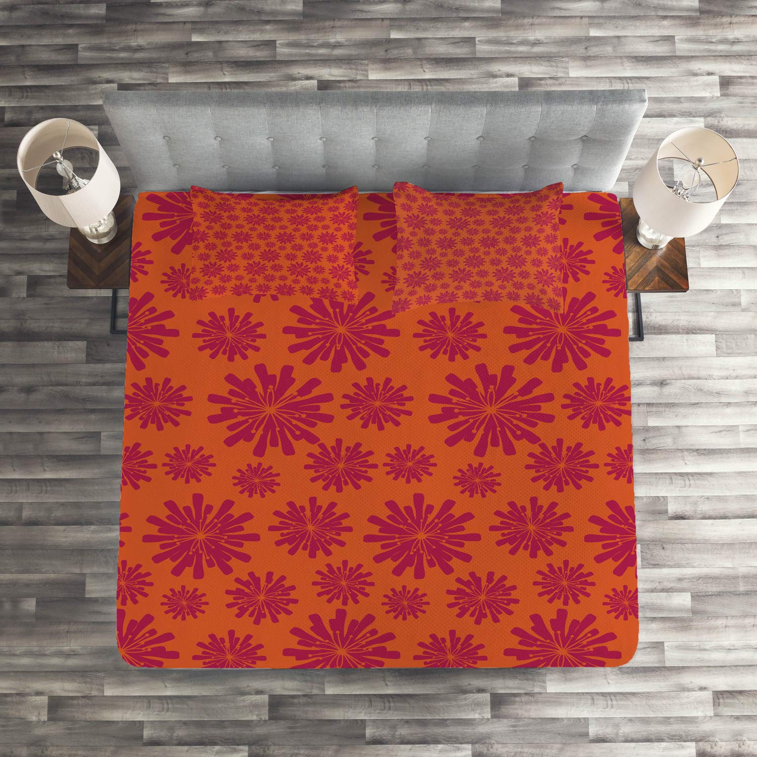 Ambesonne Floral Coverlet Set - Modern Geometric Flower Design Quilted Bedspread with 2 Pillow Shams, King Size in Scarlet & Maroon - Perfect for Master Bedroom Decor & Guest Room Styling