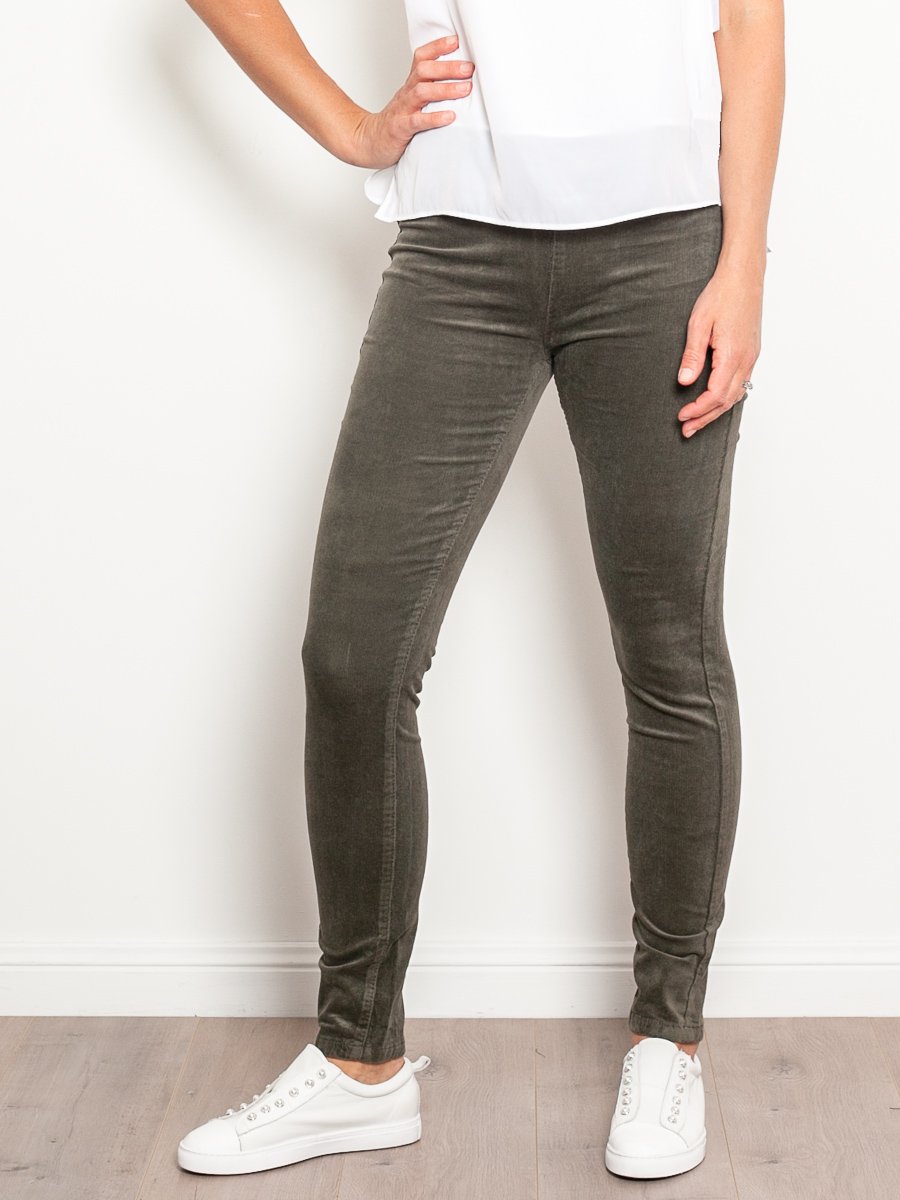 Vassalli Women's Fine Skinny Corduroy Pull On Pants - Stretch Comfort Fit for Work, Casual & Travel