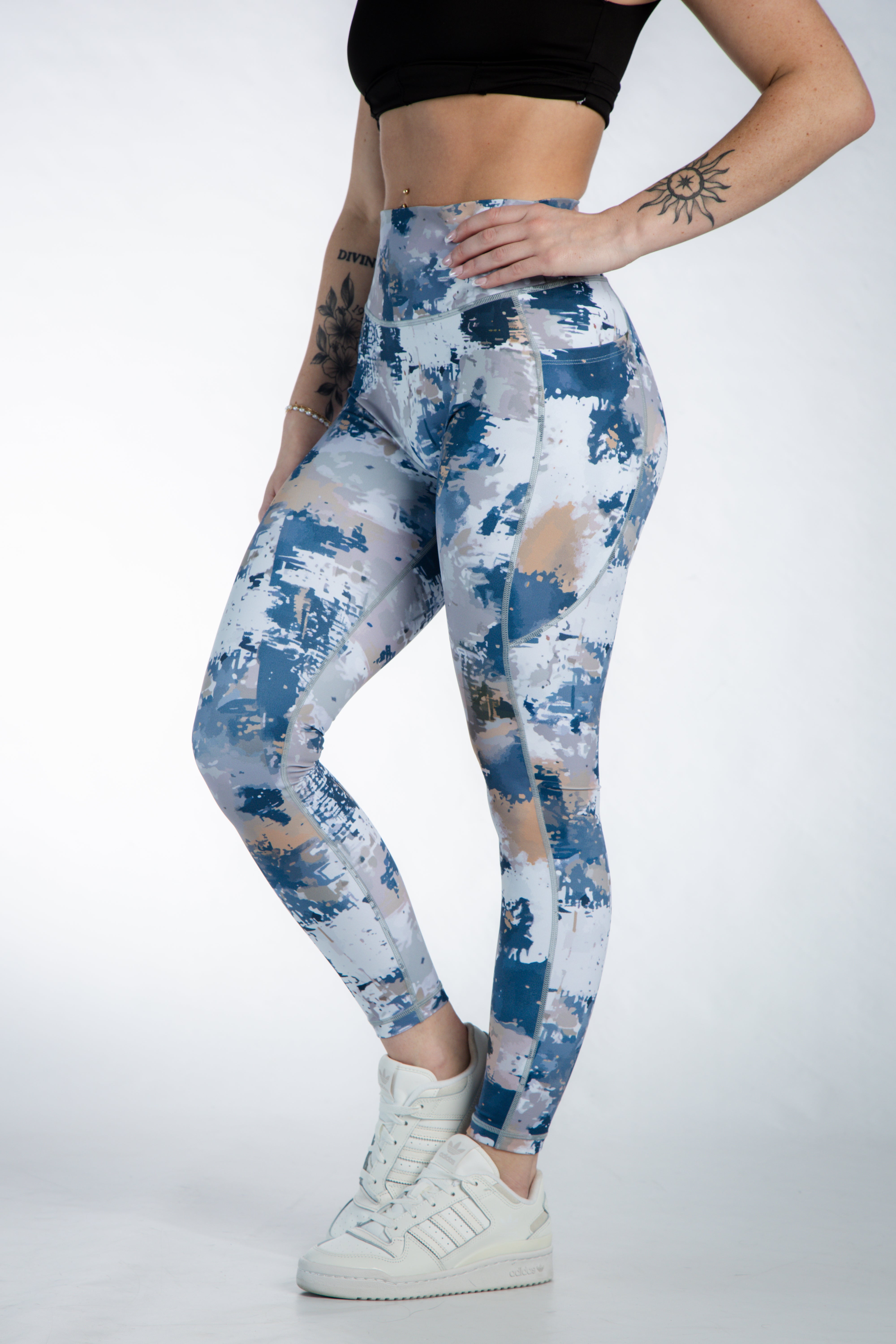 Empowered High-Waisted Leggings with Pockets - Comfortable Yoga Pants for Women in Blue & Tan | Perfect for Workouts, Running, Yoga & Everyday Wear