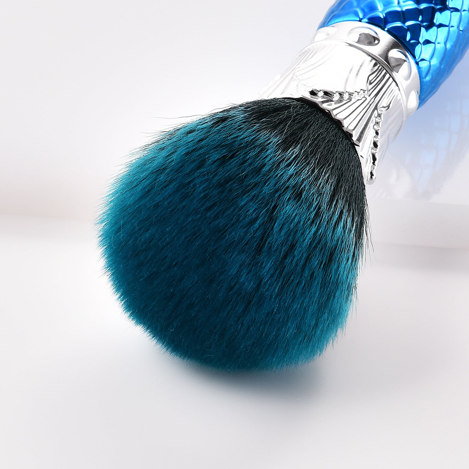 Professional Single Makeup Brush - Soft Bristles for Flawless Foundation & Powder Application - Perfect for Everyday Makeup & Travel