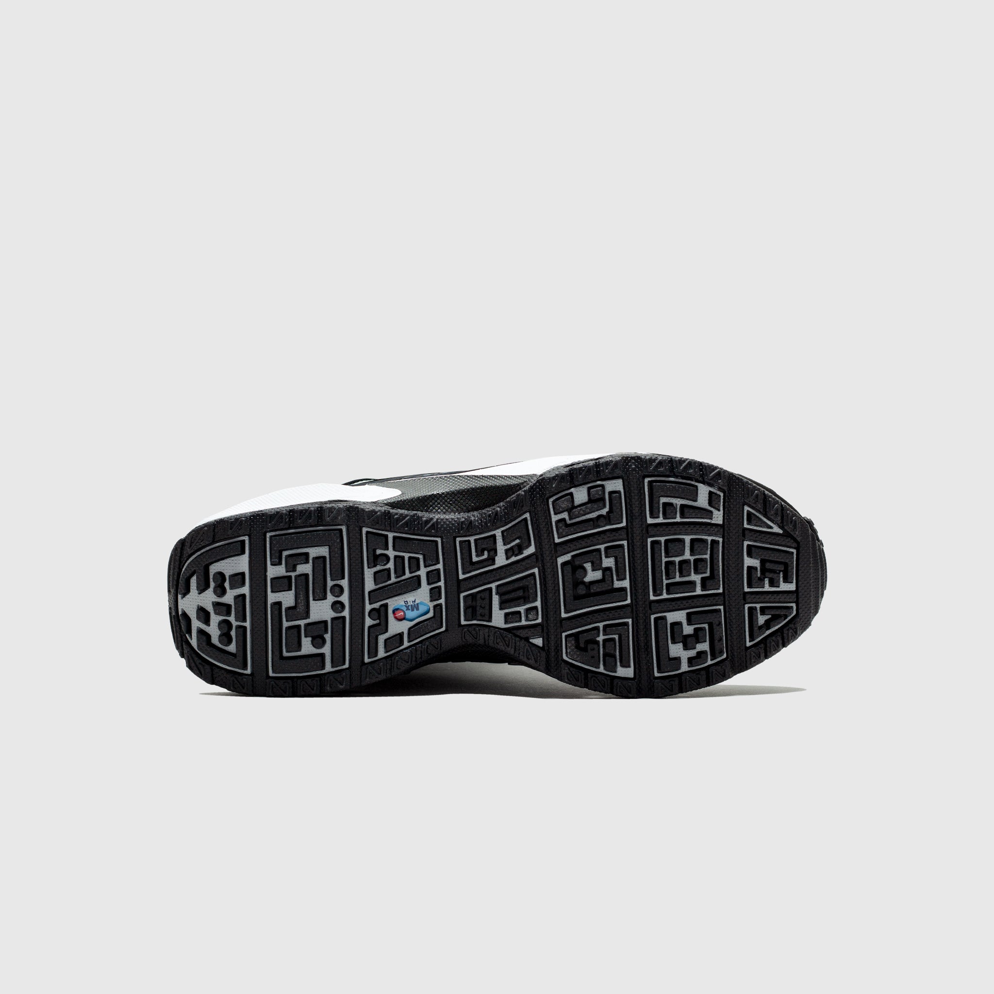 Nike Women's Air Max Sunder Running Shoes - Metallic Silver | Lightweight & Comfortable for Jogging, Gym Workouts & Casual Wear