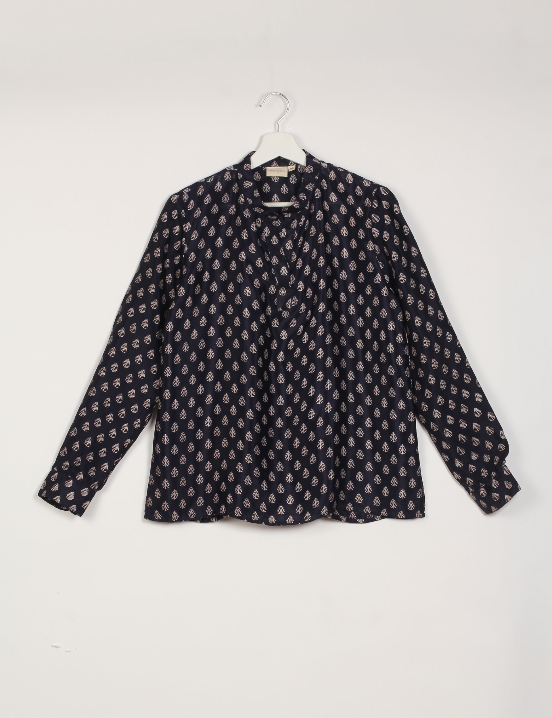 Stylish Day Blouse Size M 09 - Comfortable Women's Casual Top for Work, Office & Everyday Wear