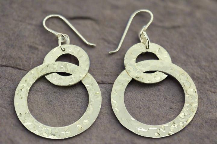 2 Pack Vintage Circle Hoop Earrings for Women - Boho Chic Dangle Earrings for Casual Wear, Party & Everyday Fashion Accessories