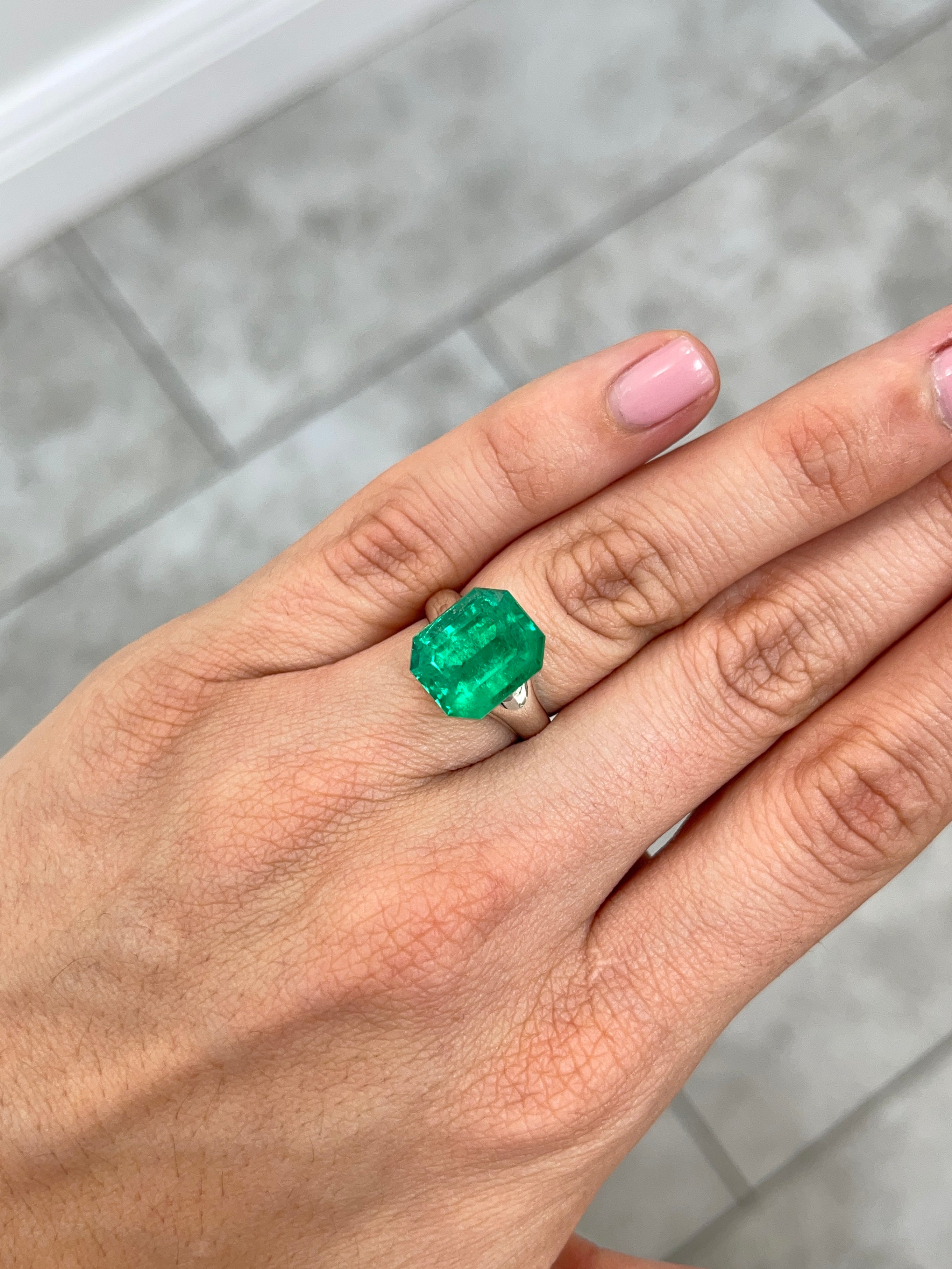 8.40 Carat 13x11mm AAA+ Fine Loose Colombian Emerald Gemstone - Emerald Cut for Jewelry Making, Engagement Rings & Luxury Gifts