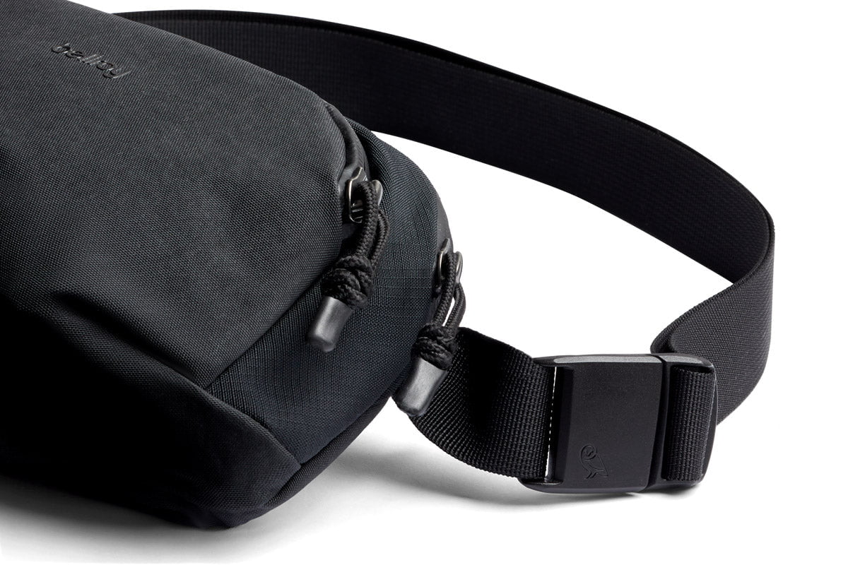 Bellroy Venture Hip Pack 1.5L - Water-Resistant Waist Bag for Travel, Hiking & Everyday Use - Compact Crossbody Fanny Pack with Adjustable Strap (Black)