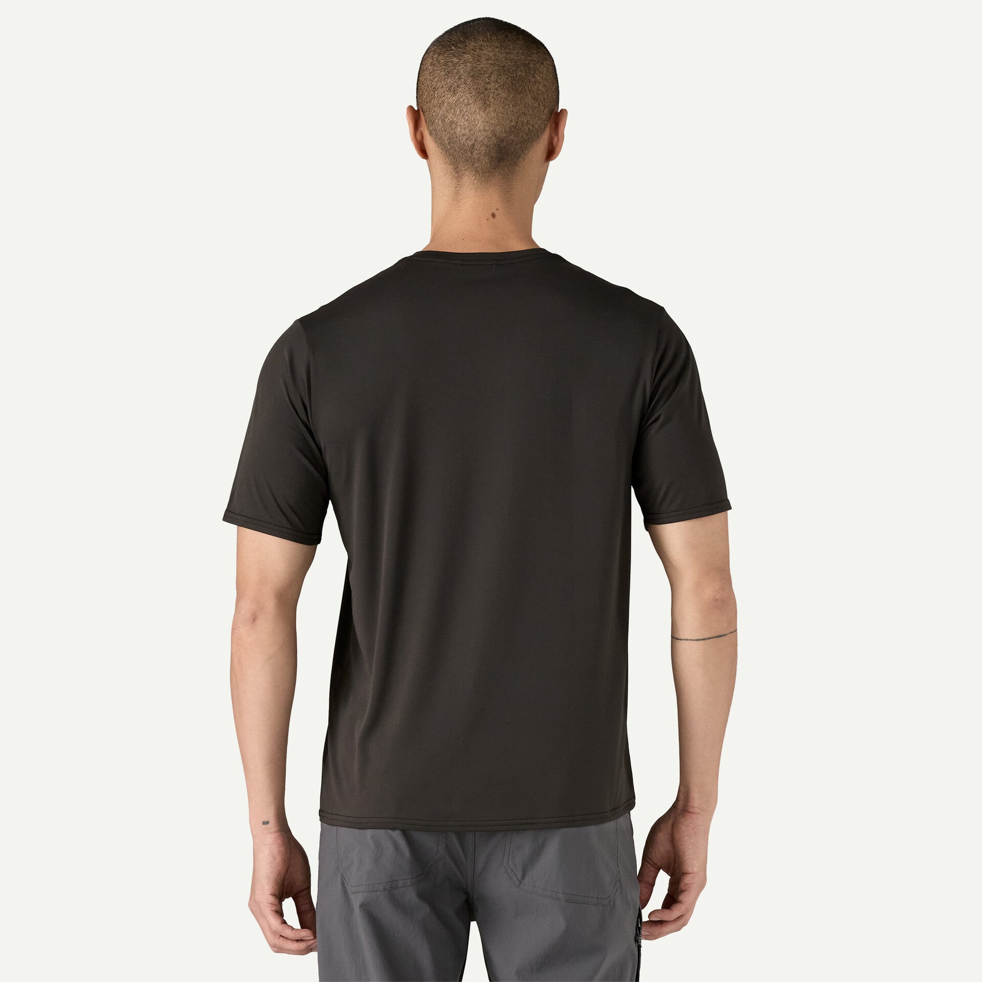 Men's Capilene® Cool Daily Graphic T-Shirt - Moisture Wicking & Breathable Activewear for Hiking, Running & Outdoor Adventures