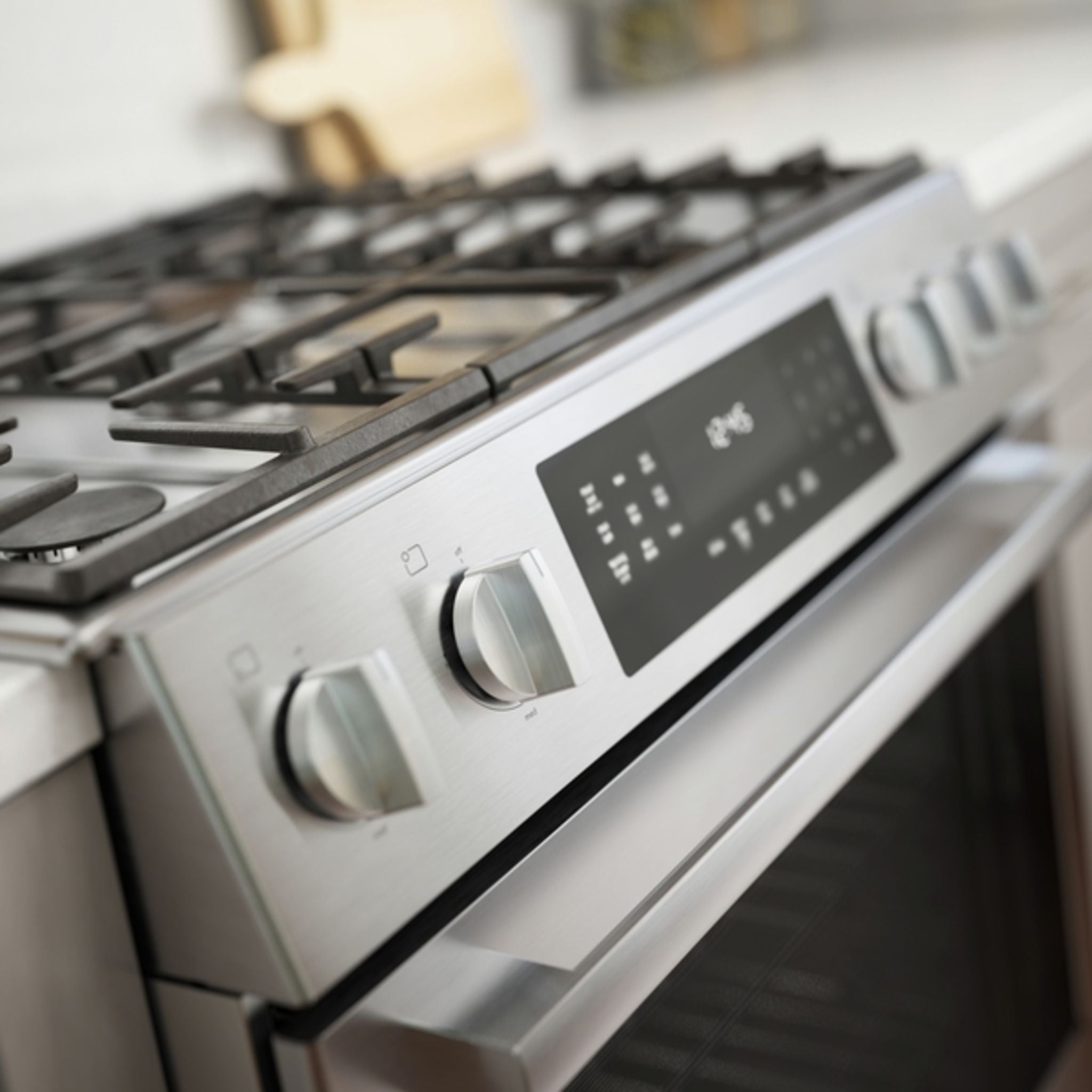 Bosch HGIP056UC 30 Inch Slide-In Gas Range - Stainless Steel, 5 Burners, Convection Oven - Perfect for Modern Kitchens & Home Cooking