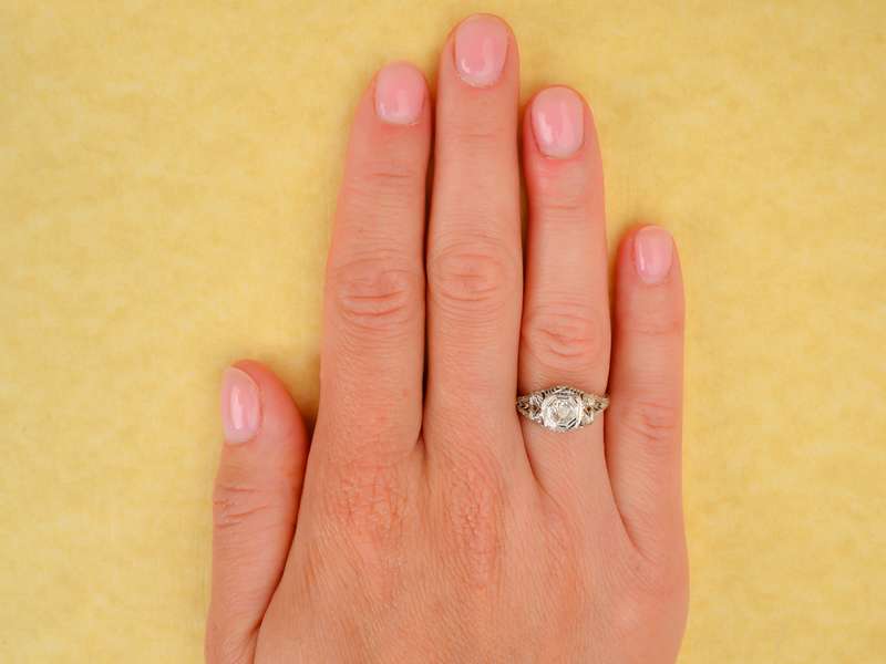 Exquisite Diamond Filigree Ring for Women - Elegant Vintage Engagement & Wedding Band - Perfect for Anniversary, Proposal & Special Occasions