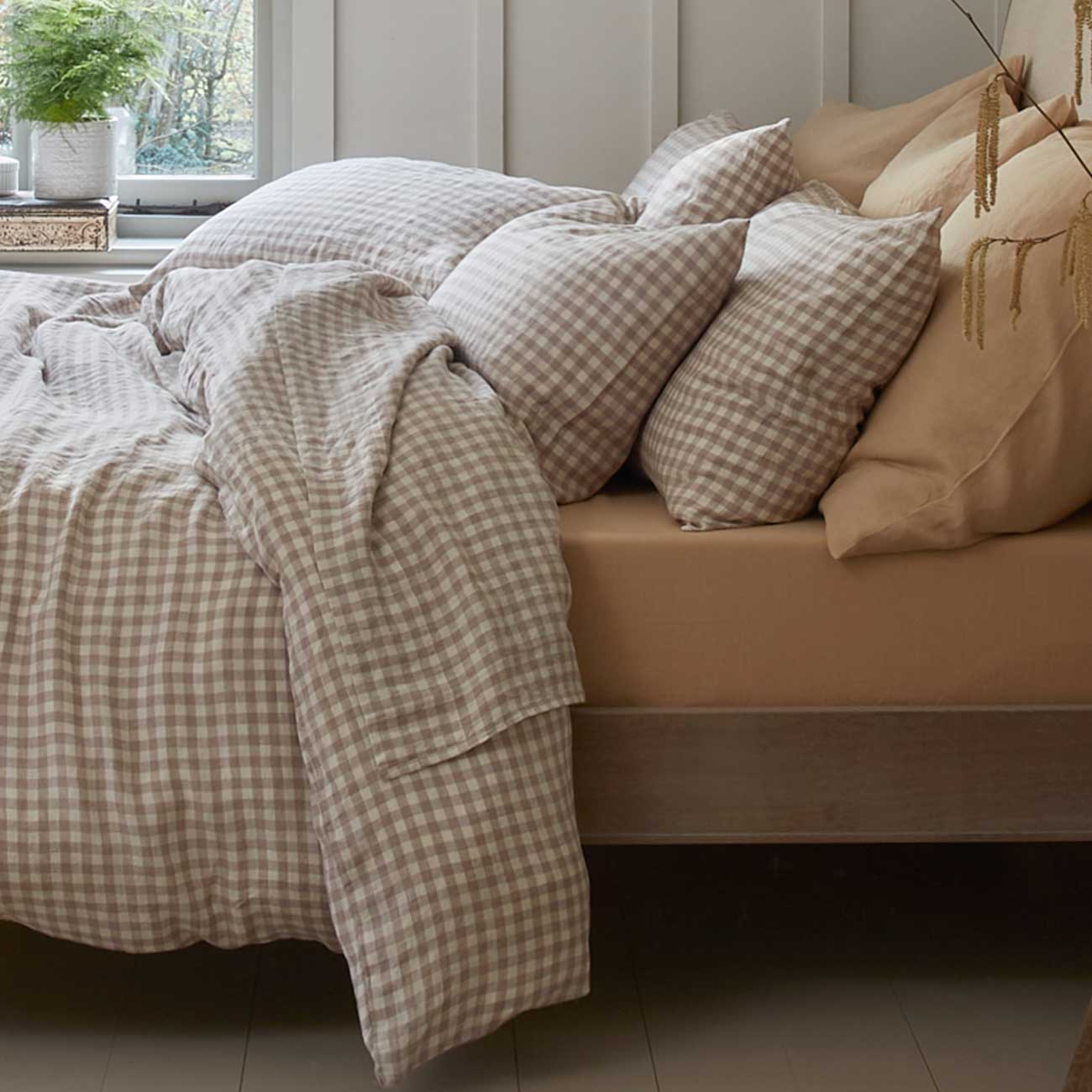 Premium Mushroom Gingham Linen Blend Flat Sheet - Soft & Breathable Bed Sheet for Queen Size Bed - Perfect for Cozy Bedrooms, Guest Rooms & Vacation Homes