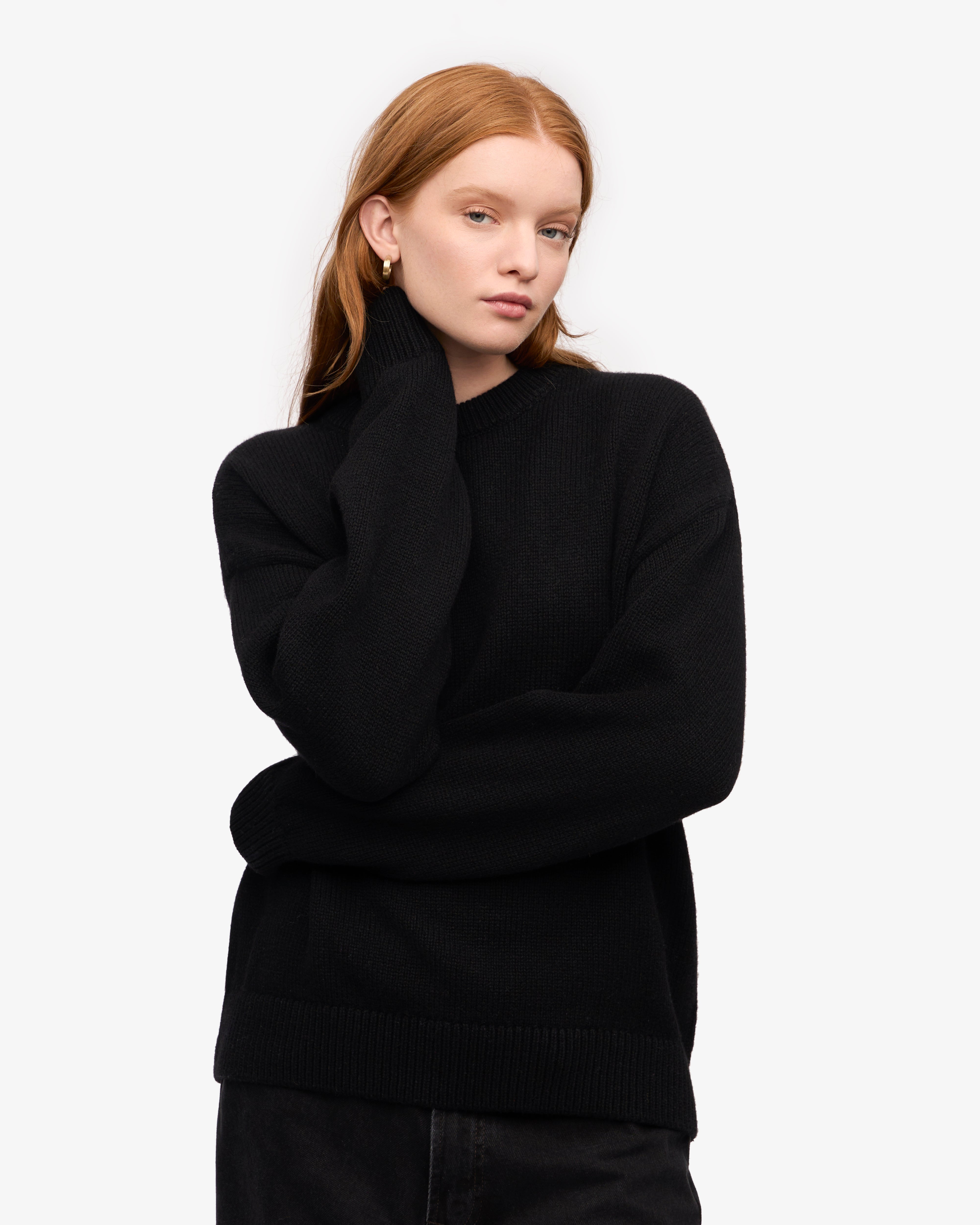 Premium Oversized Merino Wool Crew Neck Sweater for Women - Soft & Warm Deep Black Pullover - Perfect for Winter Layering, Casual Outfits & Cozy Nights