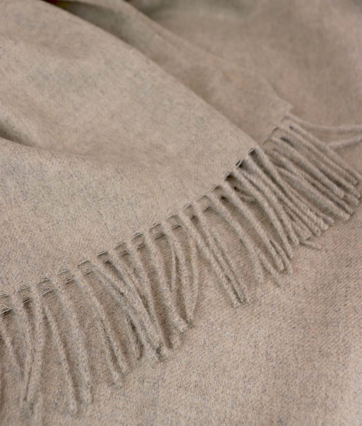 Cozy Classic Lightweight Throw Blanket for Sofa, Bed & Travel - Soft & Warm Knit Blanket for Home, Office & Outdoor Use