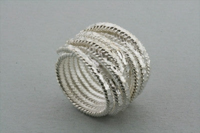 Elegant Creased Foil Rope Ring for Women - Trendy Stackable Jewelry for Everyday Wear & Special Occasions