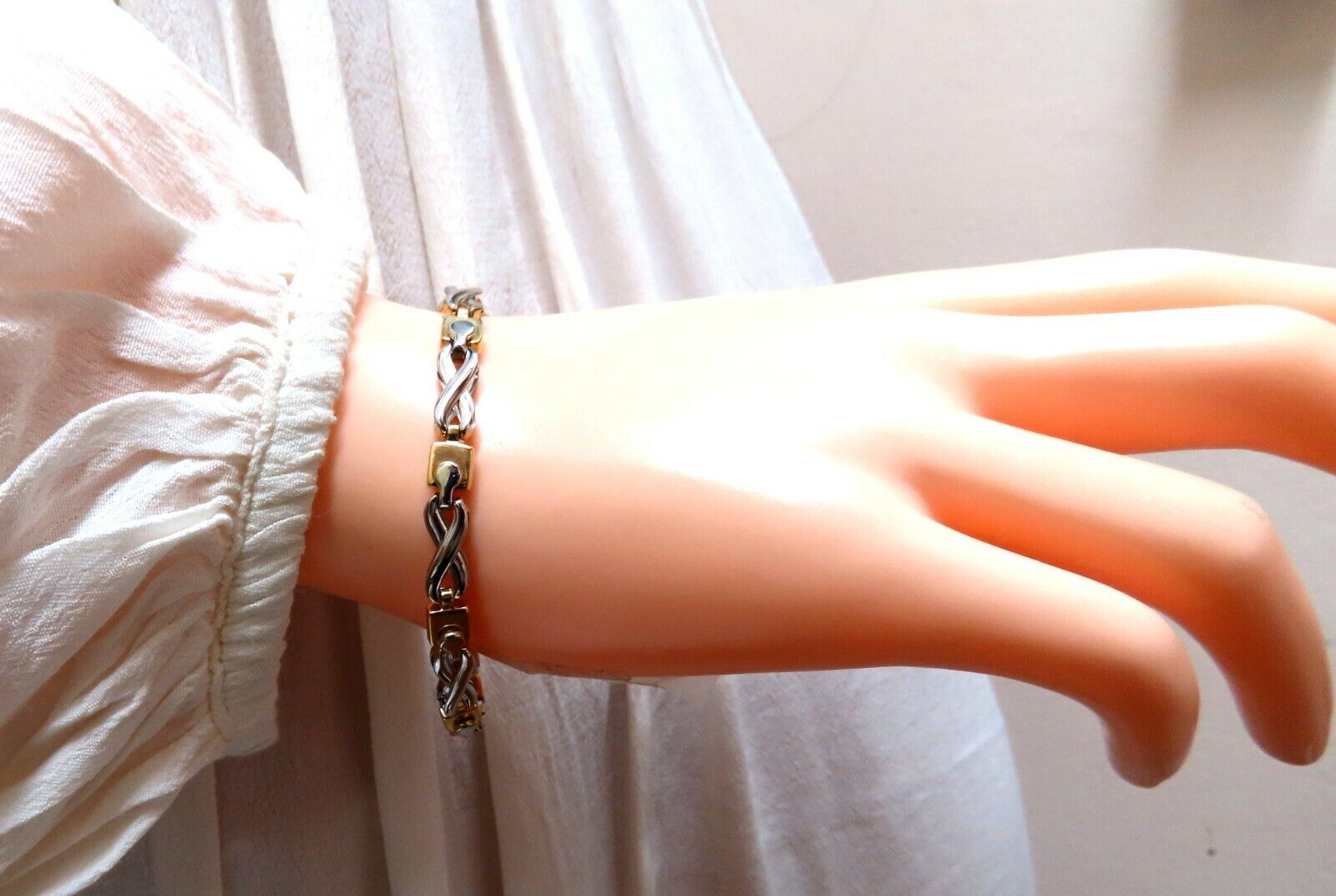 14K Gold Infinity Link Bracelet for Women - Elegant & Durable Jewelry Gift for Birthday, Anniversary & Special Occasions