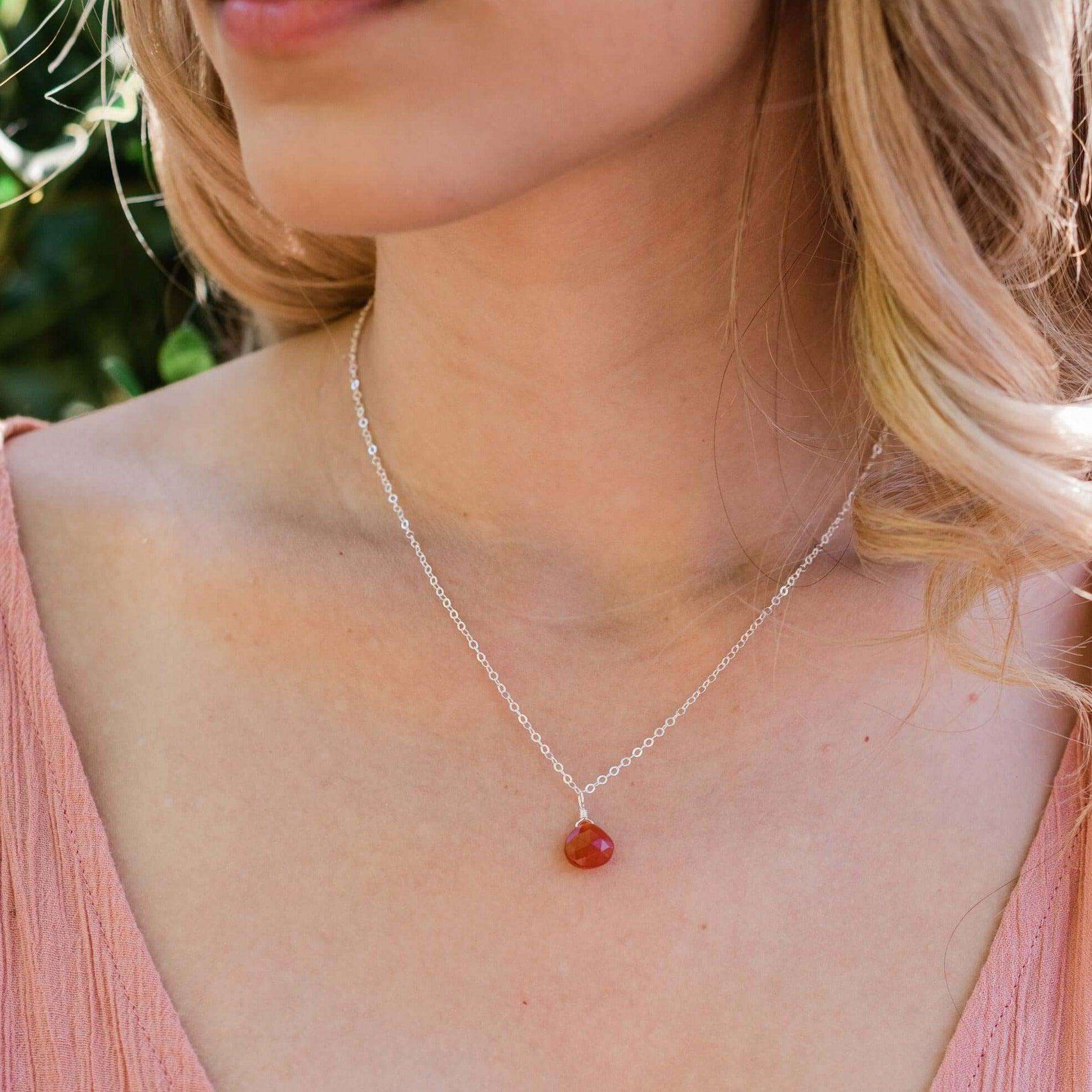 Natural Carnelian Teardrop Crystal Pendant Necklace - Healing Stone Jewelry for Women, Chakra Balancing & Energy Protection - Perfect for Meditation, Yoga & Spiritual Gifts