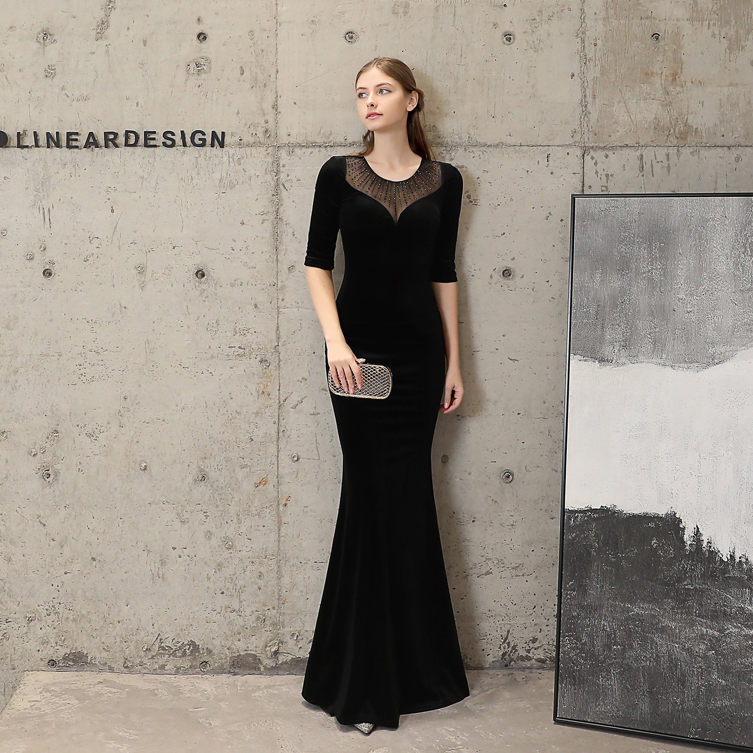 Elegant Black Velvet Fishtail Evening Dress for Women - High-End Banquet & Gala Gown - Perfect for Formal Events, Parties, and Special Occasions