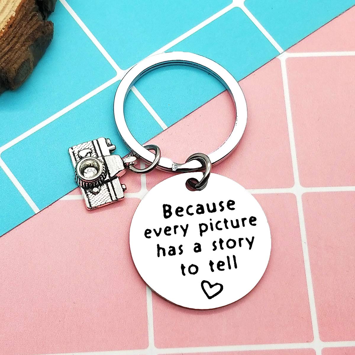 Camera Keychain for Photographers - Inspirational Photography Gift for Women & Men, Perfect for Christmas, Birthday, Retirement - Great for Daughter, Sister, Friend & Camera Lovers (Use as Bag Charm, Keyring or Photography Accessory)