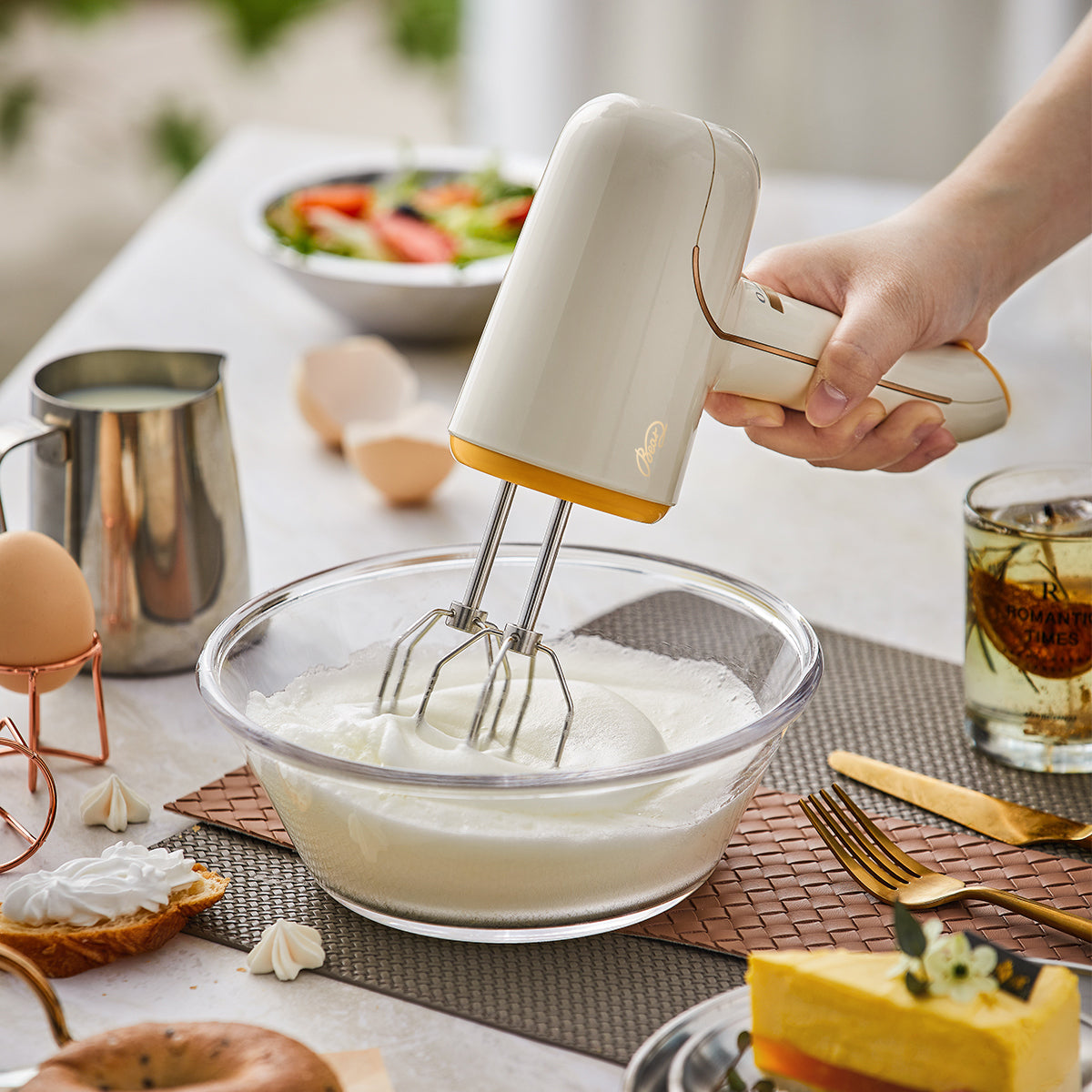 Bear WEM 121CW Electric Hand Mixer - 5 Speed Wireless Handheld Beater with Stainless Steel Whisks for Baking, Cooking & Whipping - Perfect for Cakes, Cookies, Cream & Egg Whites