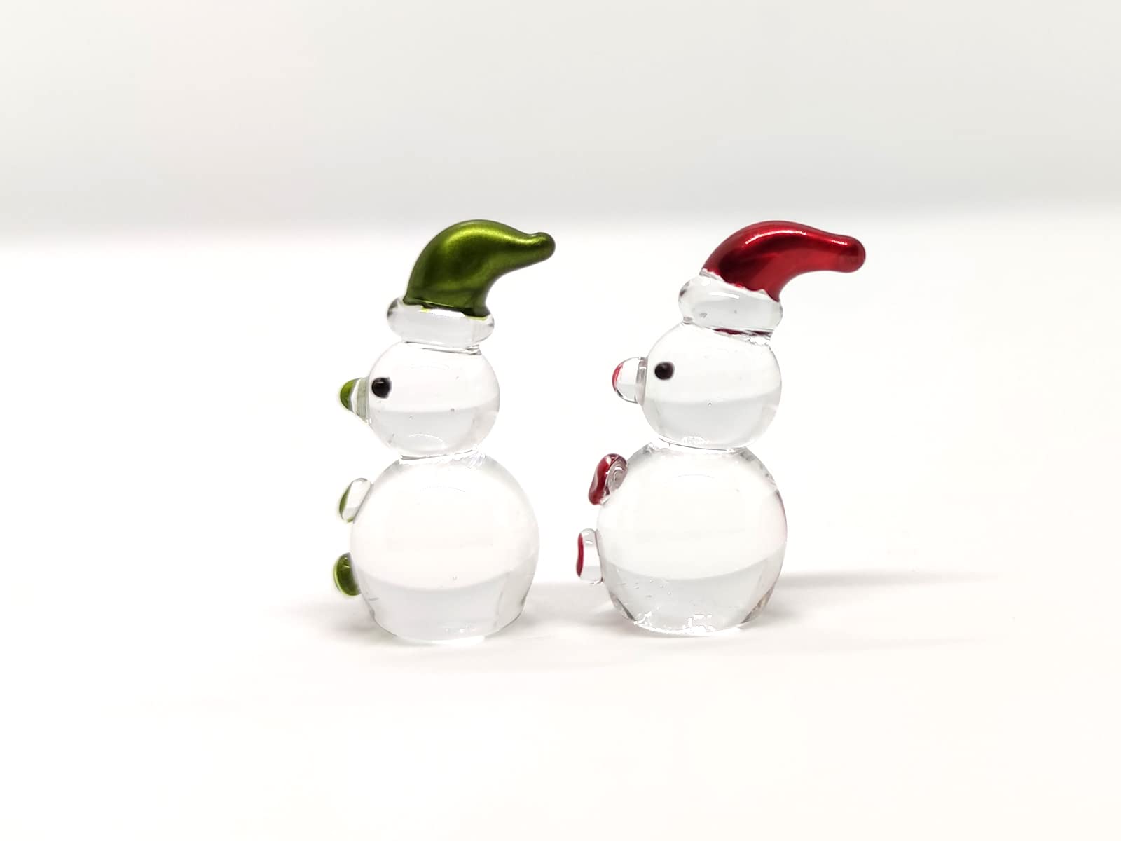 Hand Blown Clear Glass Snowman Figurines - Miniature Christmas Decor, Holiday Home Décor Collectible (Red & Green) | Perfect for Christmas Tree Ornaments, Gift Exchange & Winter Table Centerpieces