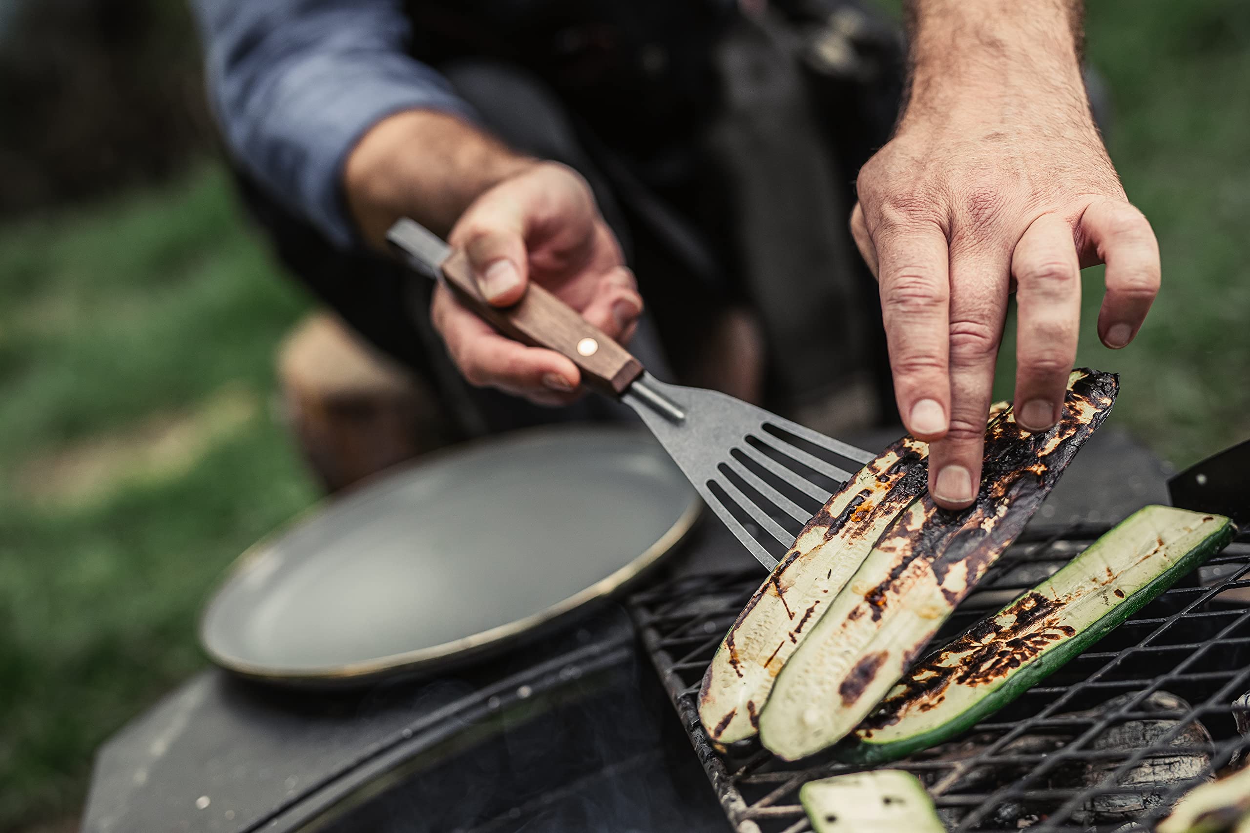 Barebones Cowboy Grill Fish Spatula - Heavy Duty Stainless Steel BBQ Spatula for Grilling Fish, Burgers & Seafood - Perfect for Outdoor Cooking, Camping & Backyard BBQs