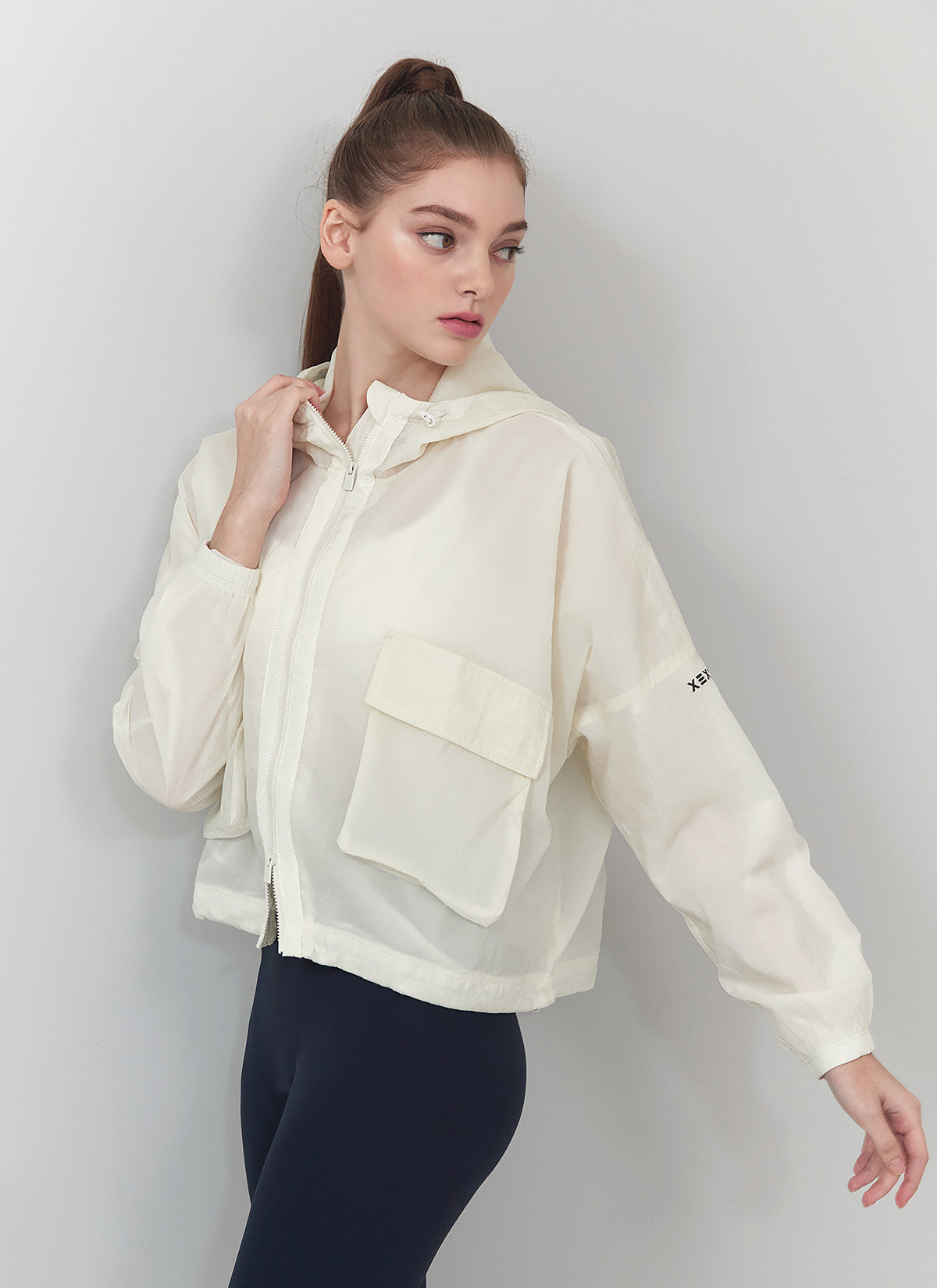 Stylish 2-Way Crop Hood Windbreaker Jacket for Women - Lightweight & Breathable for Outdoor Activities, Running, and Casual Wear