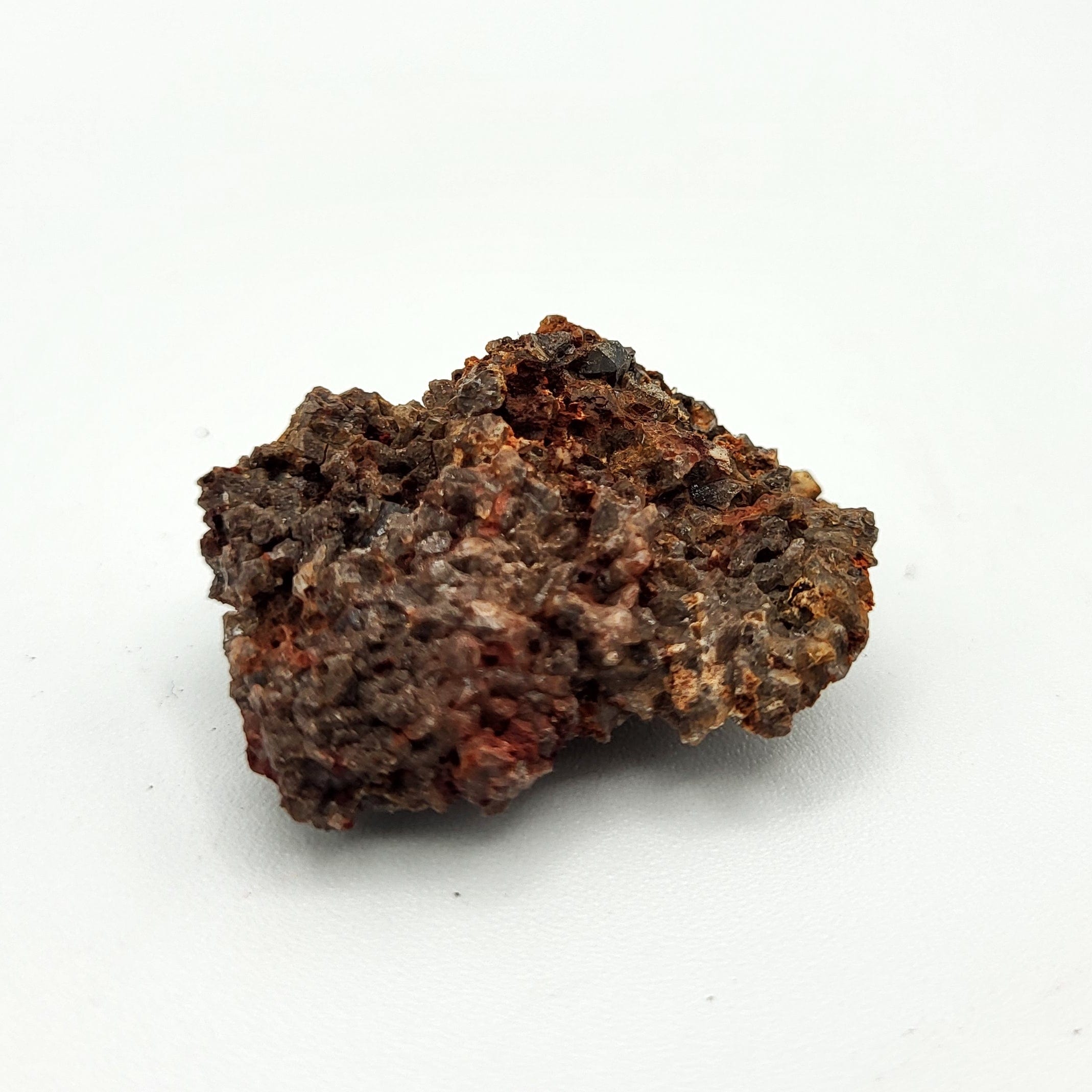 Natural Brookite & Magnetite Raw Stones for Healing, Meditation & Crystal Collection – Perfect for Energy Work, Home Decor & Spiritual Practices