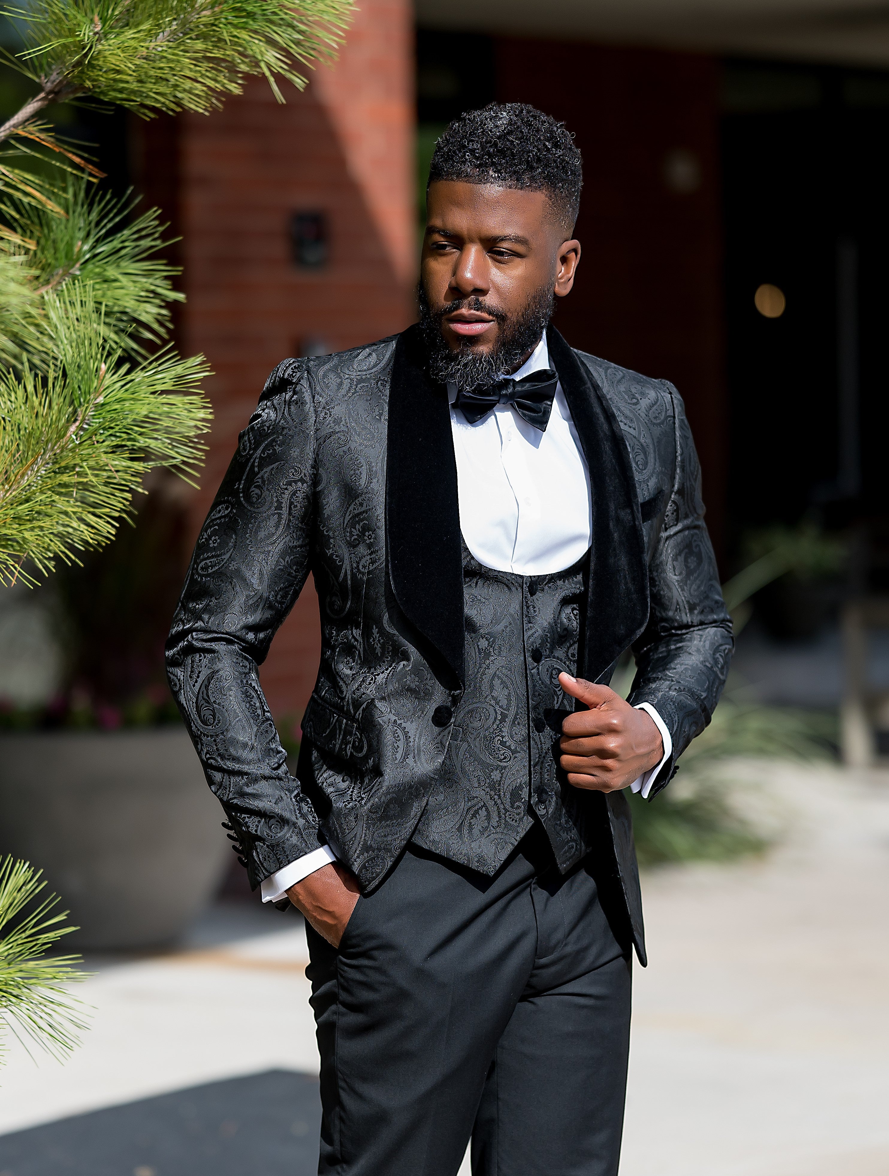 Black Paisley Velvet 3-Piece Tuxedo Set for Men - Formal Suit for Weddings, Prom & Special Occasions
