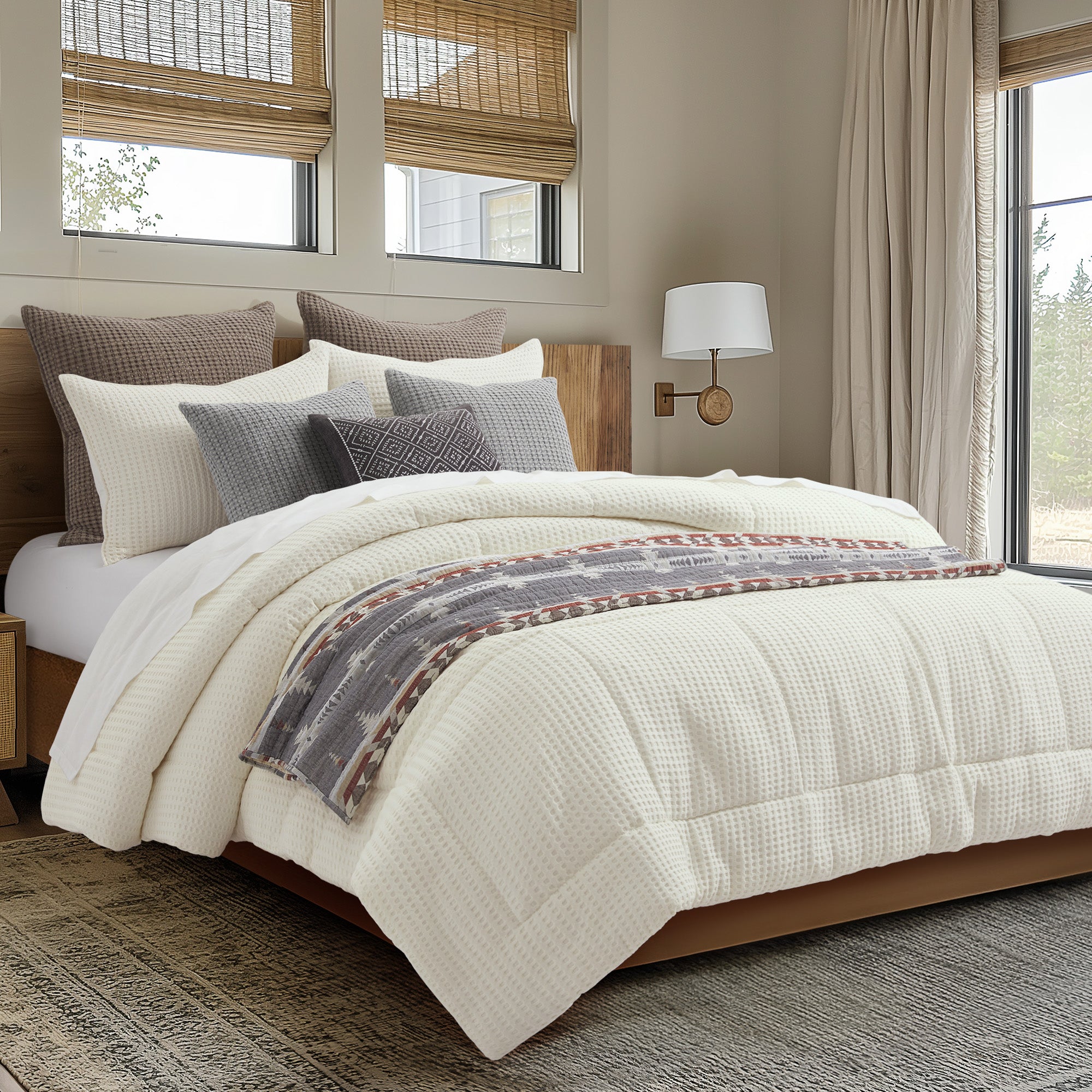 Cozy Corrales Quilted Throw Blanket - Soft & Warm Lightweight Bedspread for Couch, Sofa, Bed - Perfect for Winter Nights, Movie Time & Home Decor