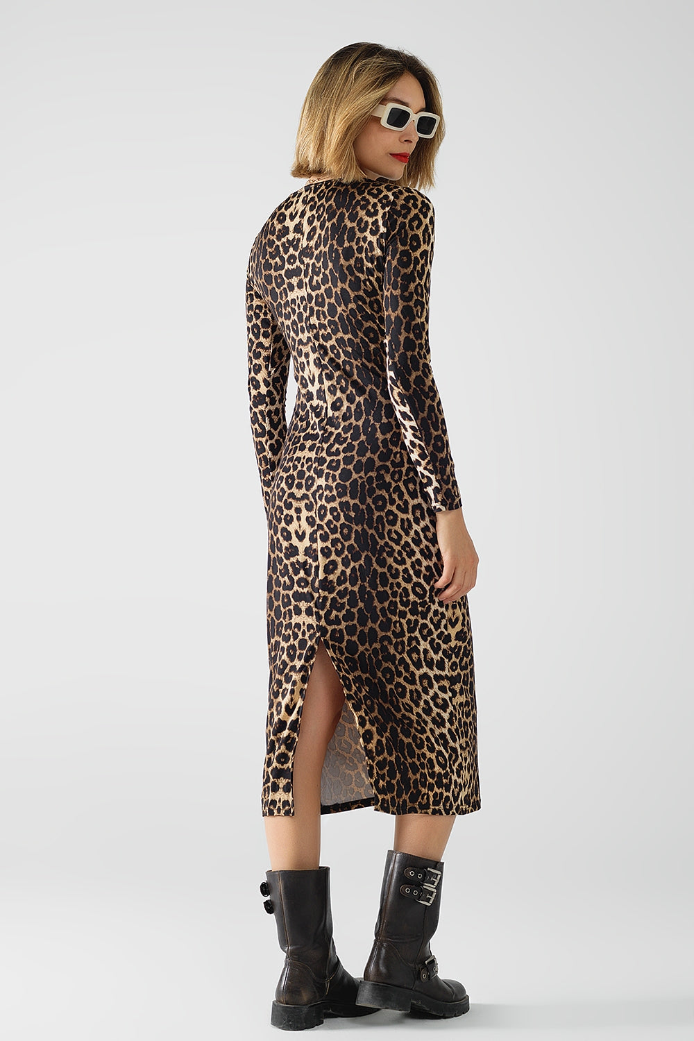 Leopard Print Spandex Robe with Waist Pleats - Stylish & Comfortable Loungewear for Women, Perfect for Home Relaxation, Spa Days & Cozy Evenings