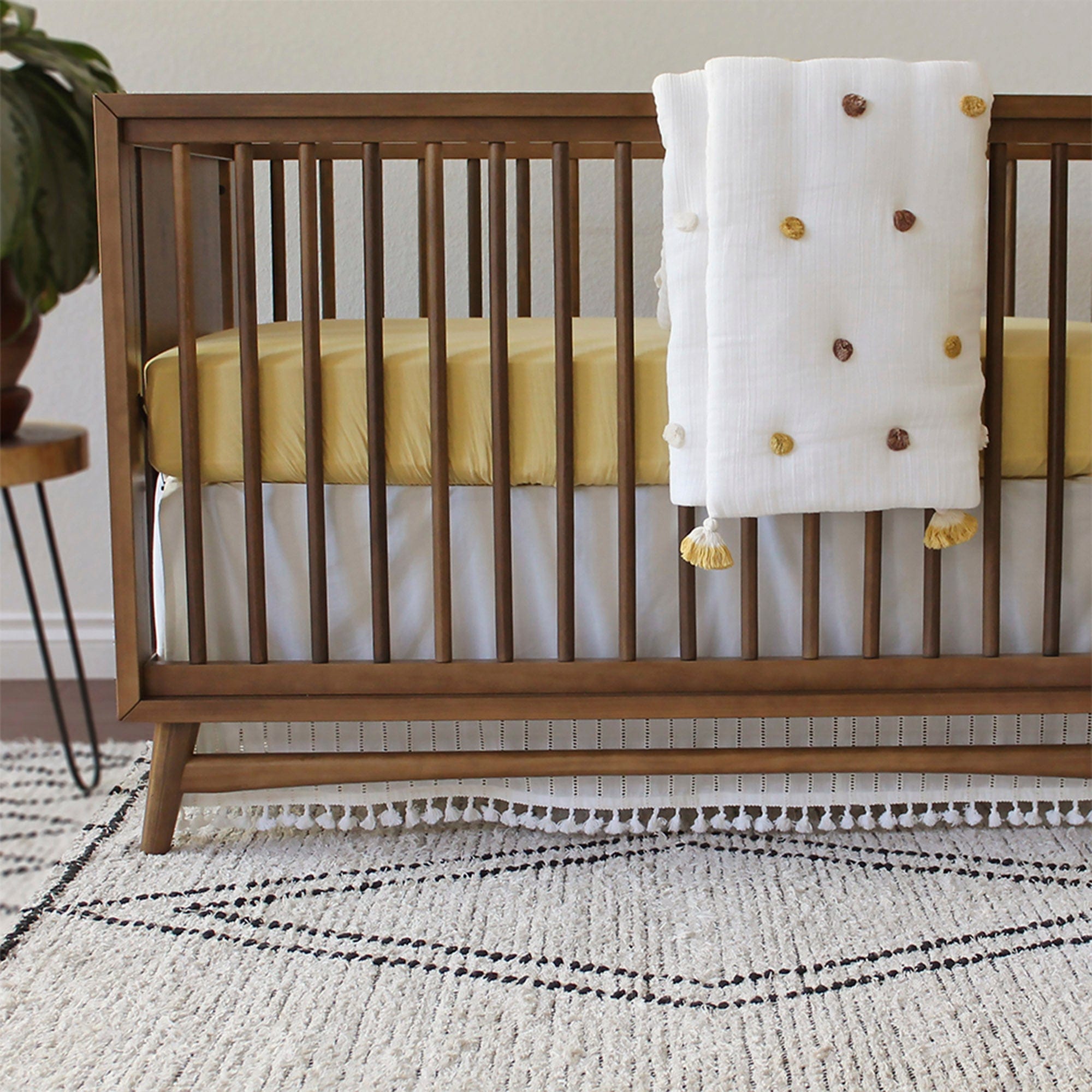 Soft and Cozy Crane Kendi Pom Pom Blanket - Perfect for Cuddling, Gifts, and Home Decor - Ideal for Bed, Sofa, and Nursery