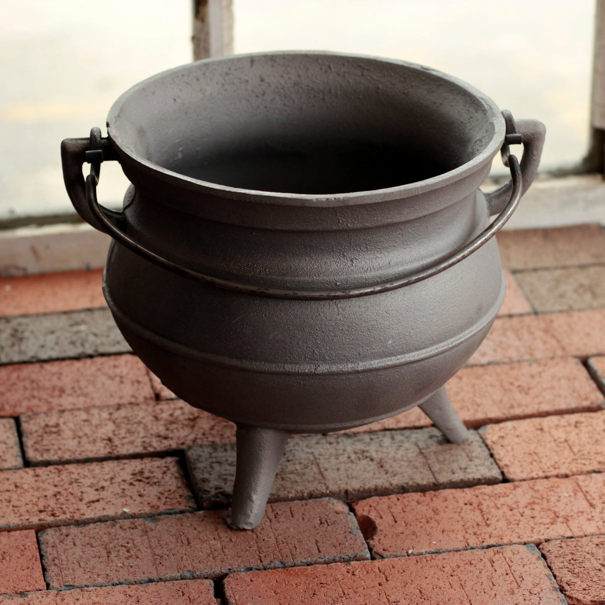 5 Quart Cast Iron Dutch Oven – Heavy Duty Enameled Pot for Cooking, Baking & Braising – Perfect for Soups, Stews & Bread Making in Oven or Stovetop