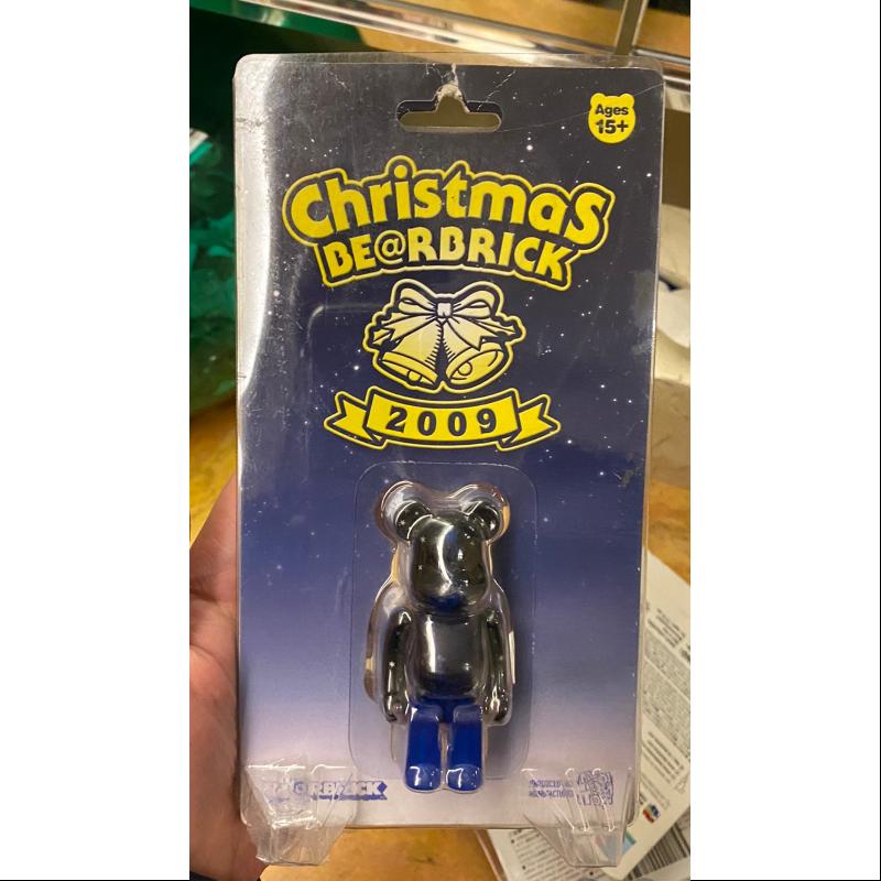 Limited Edition Medicom Be@rbrick 100% Christmas 2009 Bearbrick - Perfect for Holiday Collectibles, Gifts & Home Decor