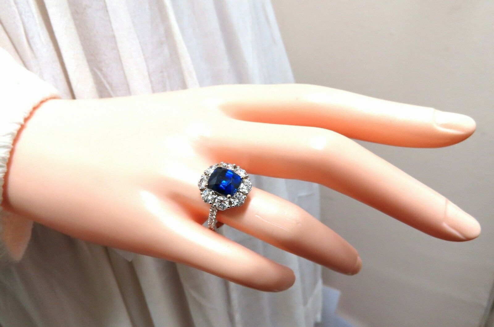 GIA Certified 5.48ct Natural No Heat Royal Blue Sapphire Ring with Halo Setting | Premium Engagement & Wedding Jewelry for Women | Perfect for Proposals, Anniversaries & Special Occasions