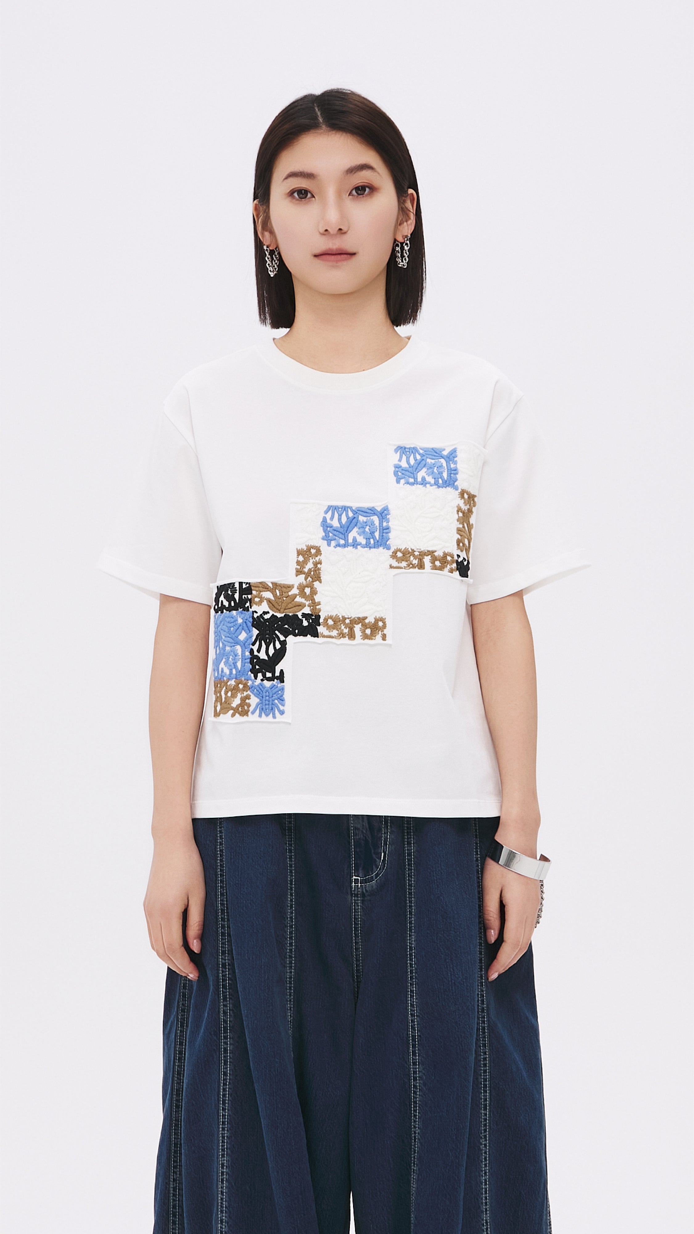 Floral Embroidery Patch T-Shirt for Women - Vintage Boho Style Cotton Tee - Perfect for Casual Wear, Music Festivals & Summer Outfits