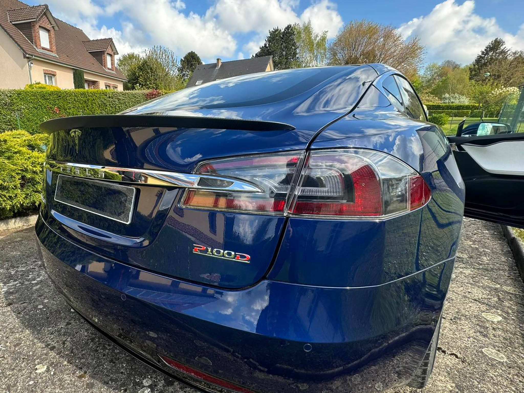 Premium Real Carbon Fiber Rear Spoiler for Tesla Model S (2016-2024) - High-Performance Aerodynamic Upgrade for Enhanced Style & Speed