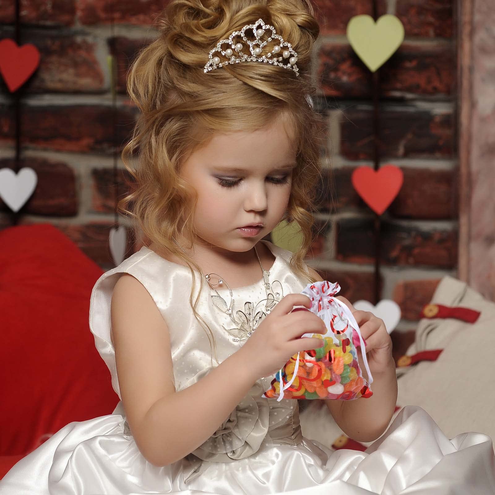 120 Pcs Valentine's Day Gift Bags - Red Heart Organza Drawstring Pouches for Jewelry, Wedding Favors, Party Decorations - Perfect for Romantic Gifts, Wedding Party Supplies & Birthday Celebrations