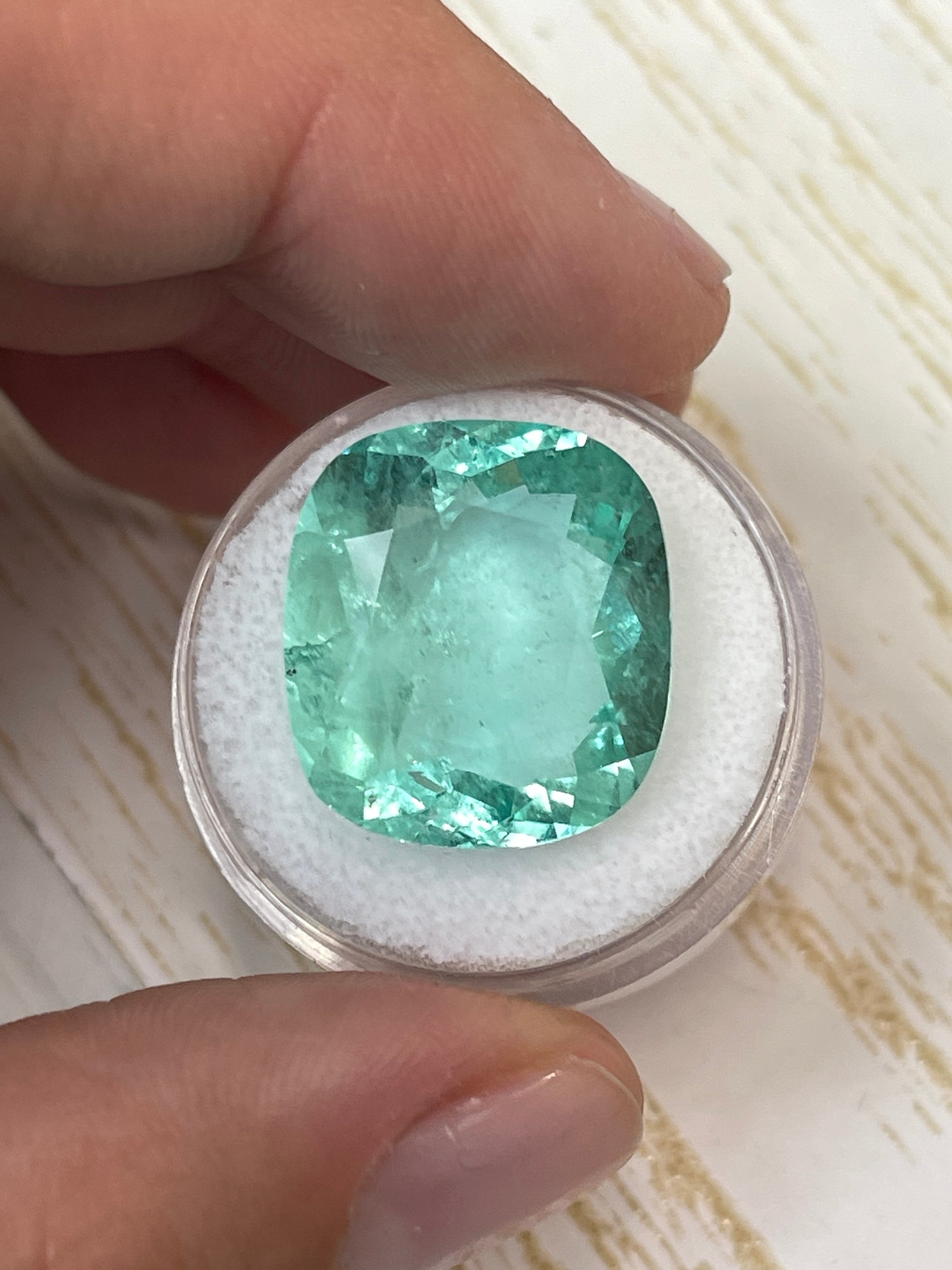 19.41 Carat Natural Colombian Emerald - Cushion Cut Loose Gemstone (19x17mm, VS Clarity, Pastel Green) for Jewelry Making, Engagement Rings & Luxury Gifts