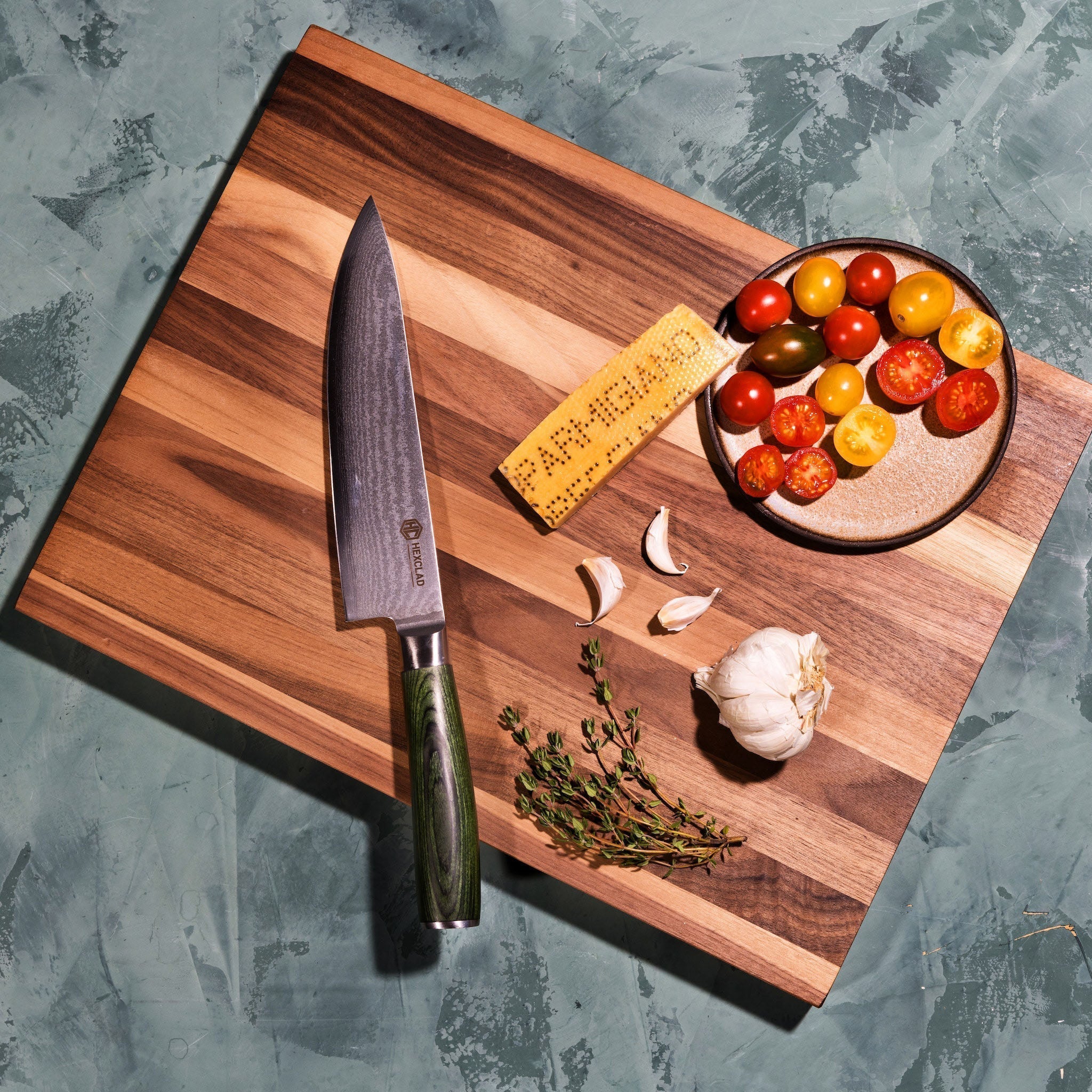 HexClad Medium Walnut Wood Cutting Board – Premium Durable Chopping Block for Kitchen, Meat, Vegetables & Fruits – Perfect for Home Chefs & Cooking Enthusiasts