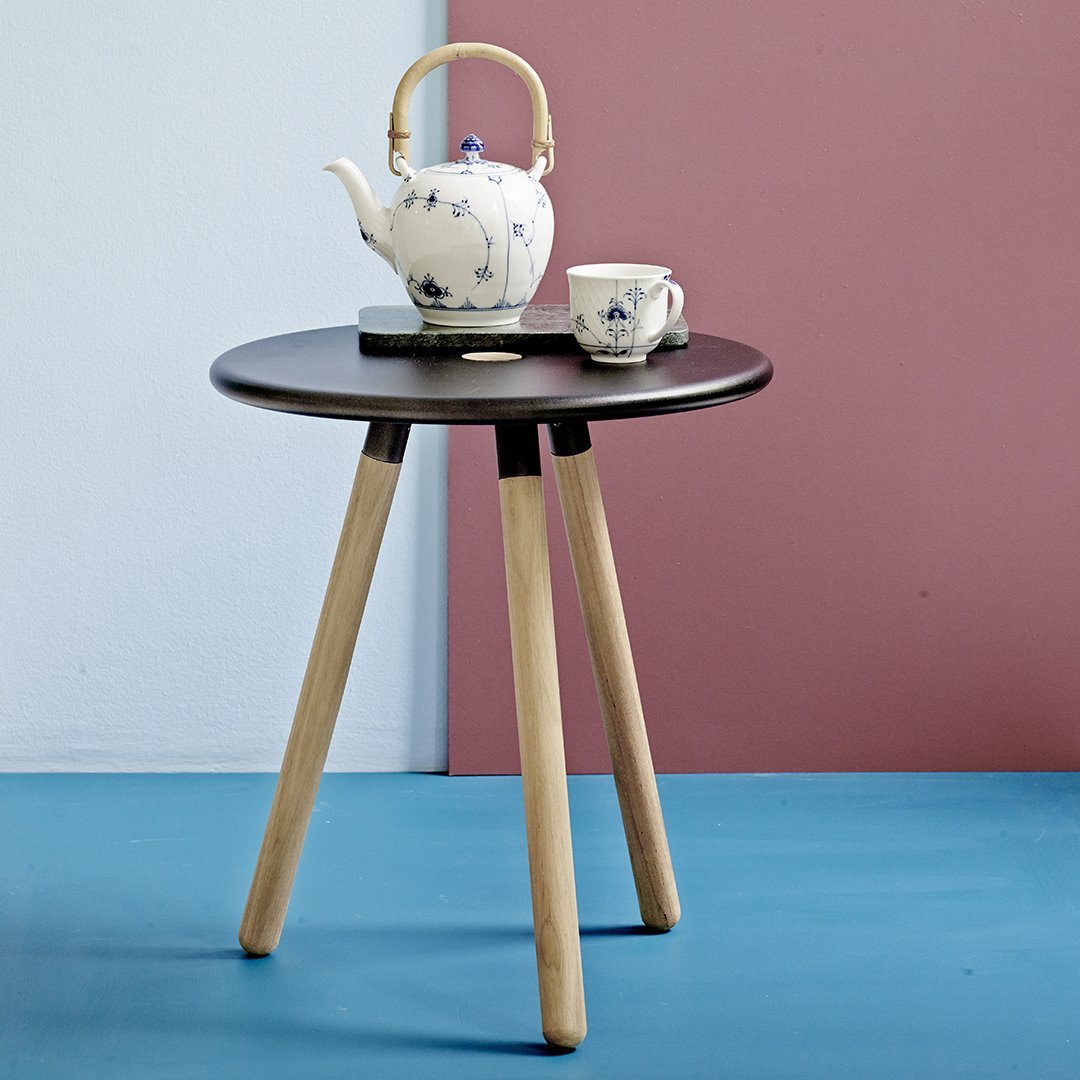 Outdoor Side Table with Storage - Foldable Footstool for Patio, Garden, Poolside & Camping - Perfect for Drinks, Books & Relaxing
