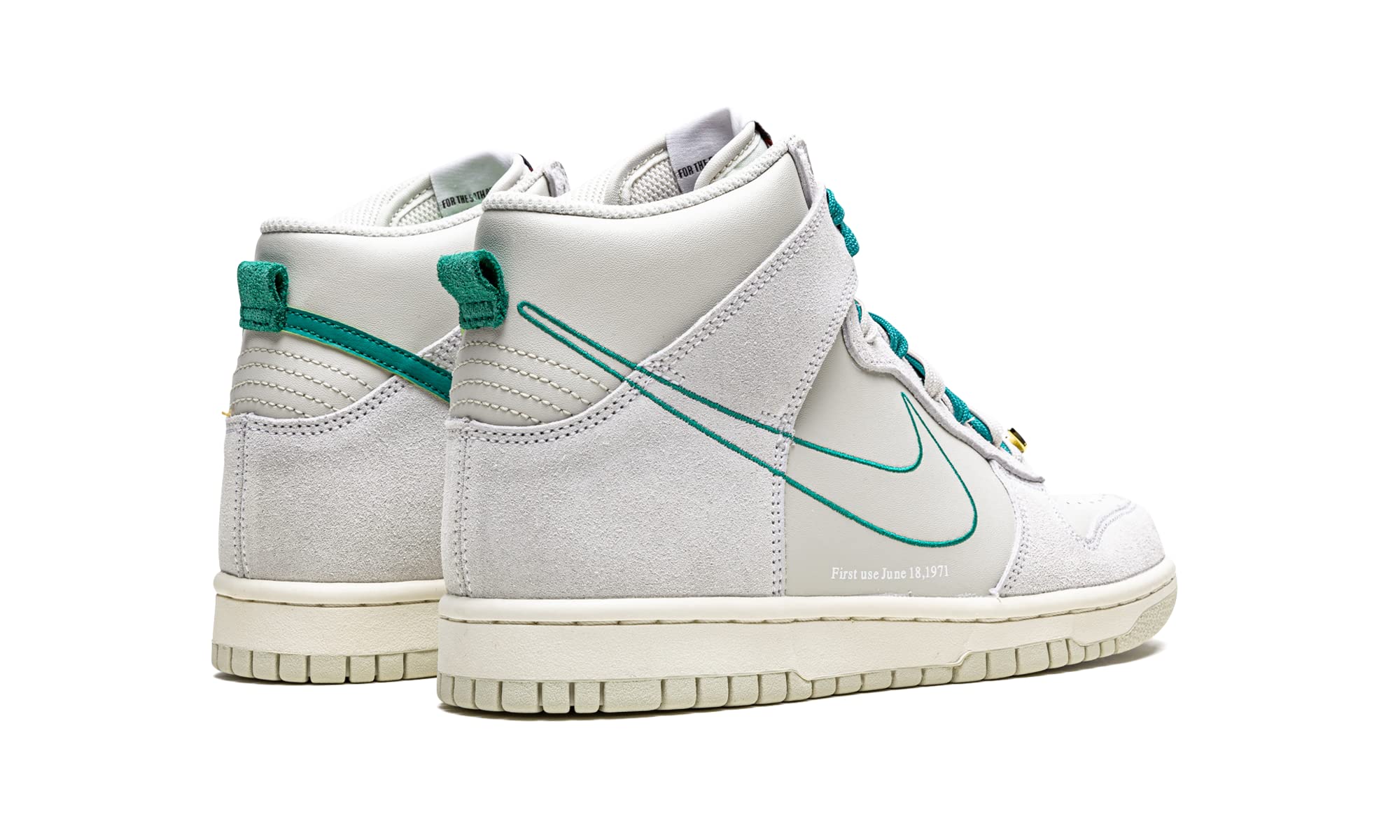 Nike Dunk High SE First Use Sail Grade School Sneakers DD0733-001 - Stylish Basketball Shoes for Kids, Perfect for School, Sports & Casual Wear