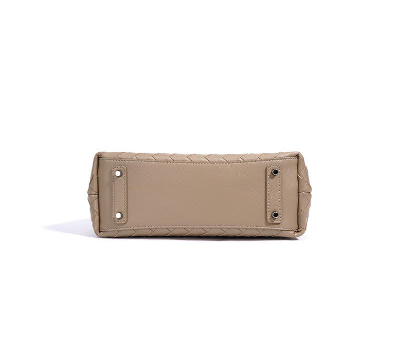 Stylish Woven Leather Crossbody Chain Bag for Women - Trendy Handbag Purse with Adjustable Strap - Perfect for Parties, Dating & Daily Use