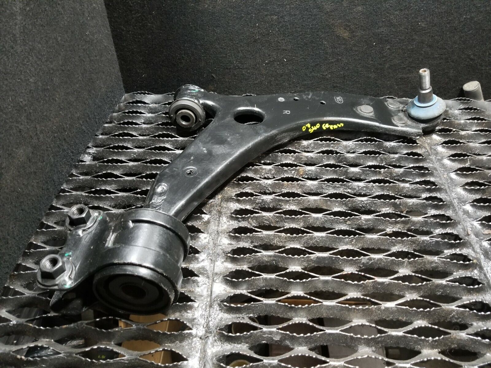 2005-2007 Volvo S40 2.4L Front Lower Control Arm Right Passenger Side Replacement Part - OEM Quality for Smooth Ride & Handling | Perfect for Suspension Repair & Maintenance
