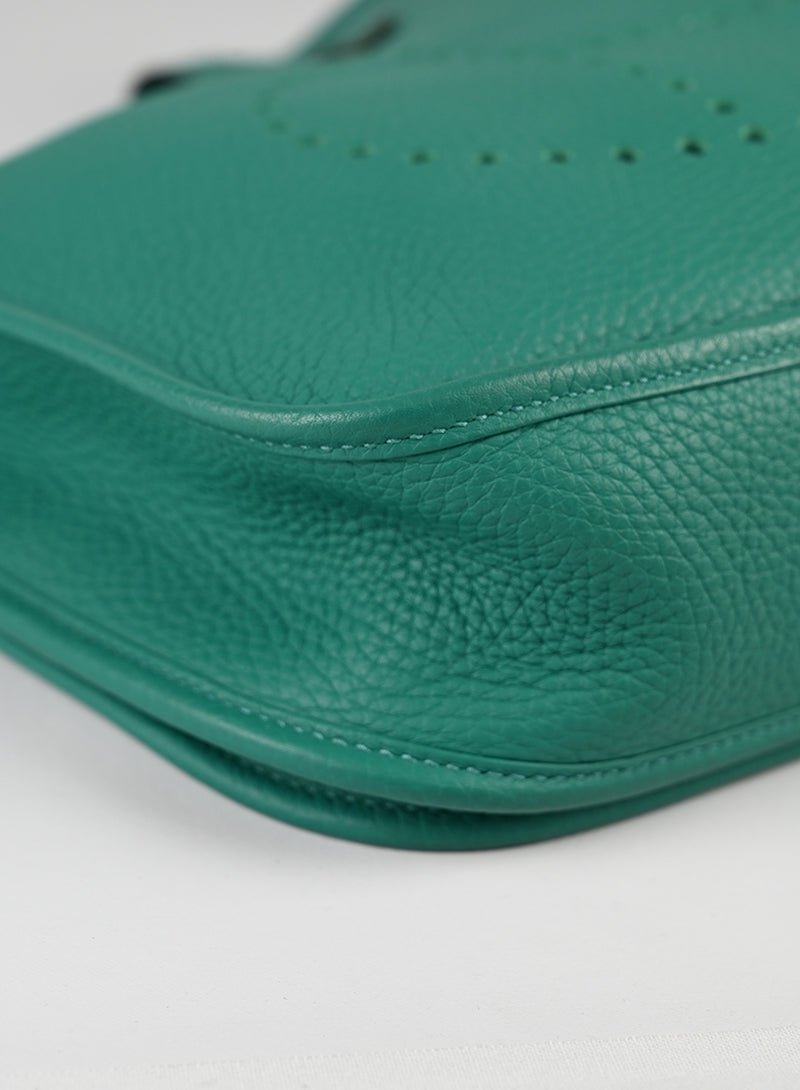 Hermès Evelyne 29 Leather Handbag in Green | Luxury Crossbody Bag for Women | Perfect for Work, Travel & Everyday Use