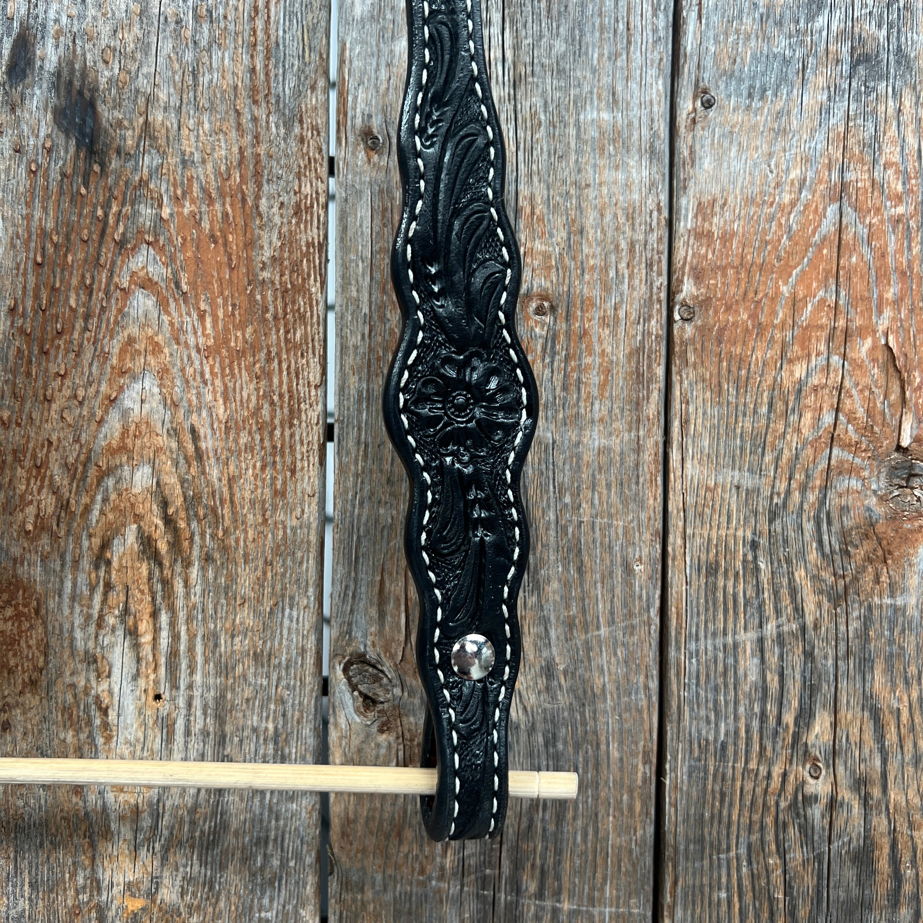 Floral Scalloped Black One Ear Headstall Bridle for Horses - Elegant Equestrian Show & Trail Riding Accessory