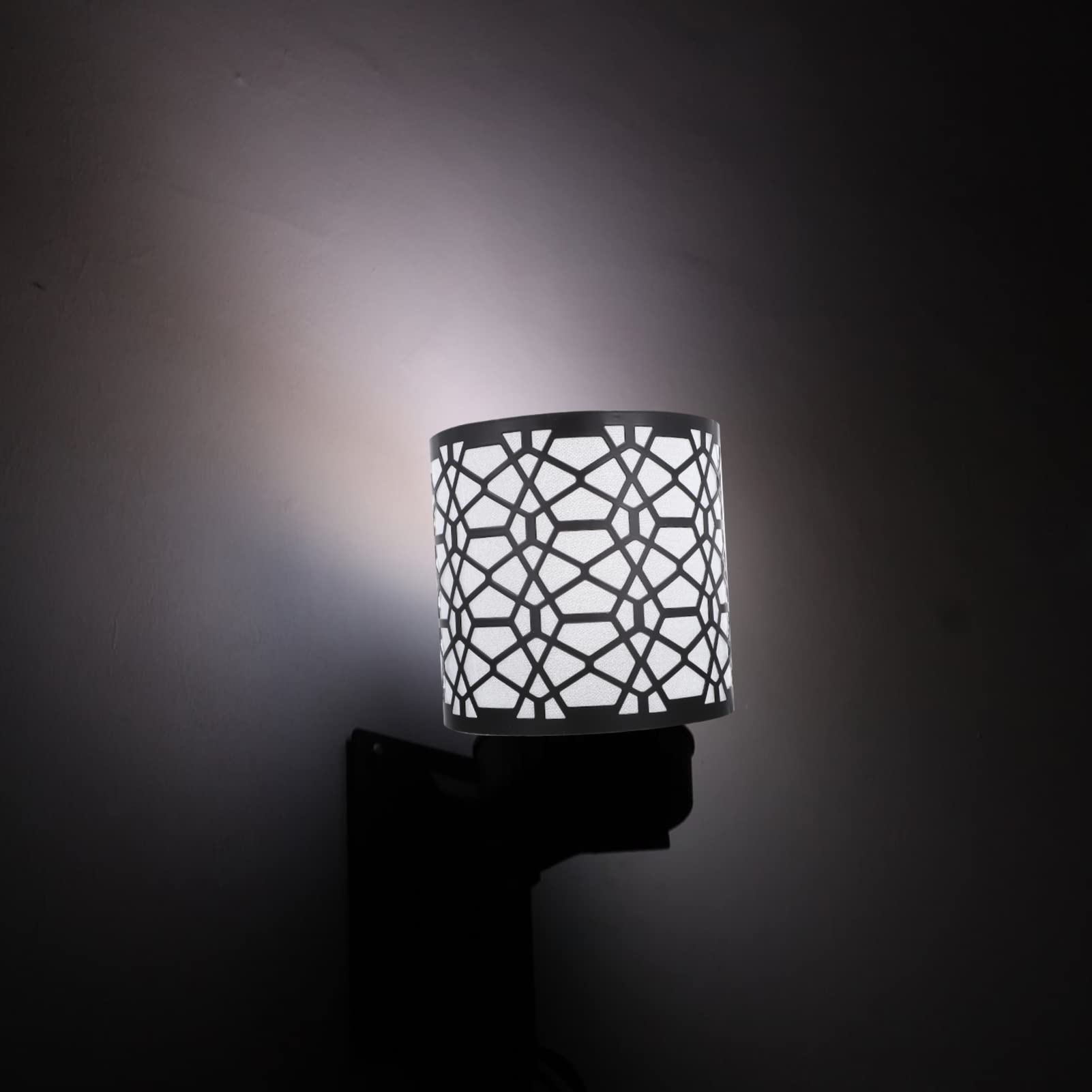 Beavorty Black Iron Lampshade - Floor Lamp Shade, Ceiling Light Fixture, Desk & Hanging Lamp Cover - Decorative Lighting Accessory for Living Room, Bedroom & Office