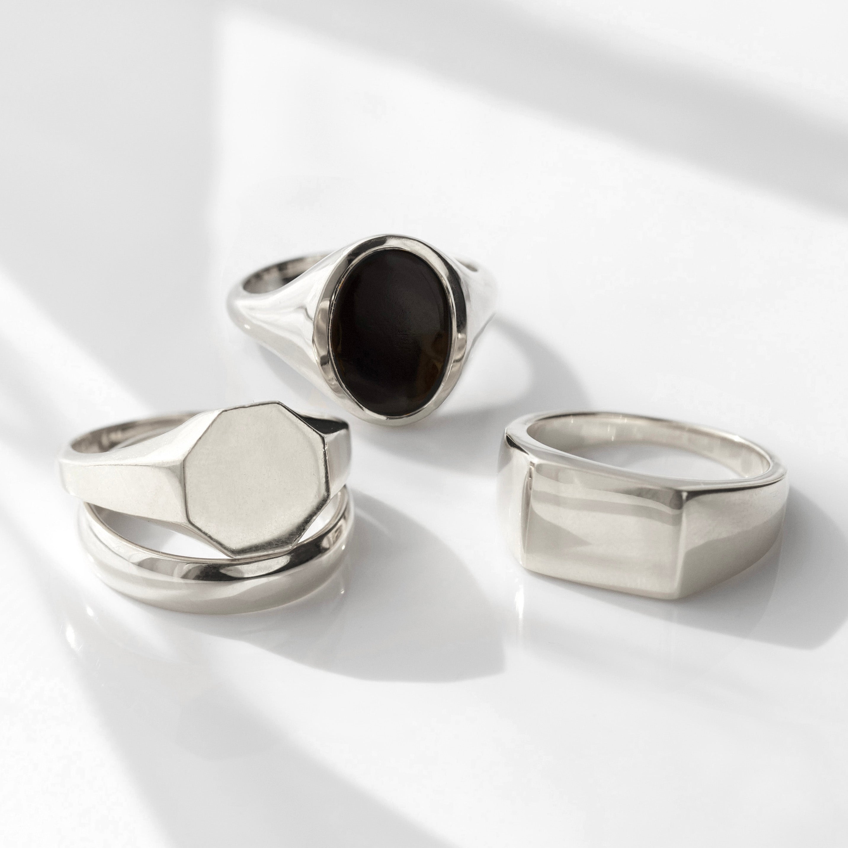 Onyx Oval Signet Ring for Men - Classic & Elegant Jewelry for Everyday Wear, Gifts & Special Occasions